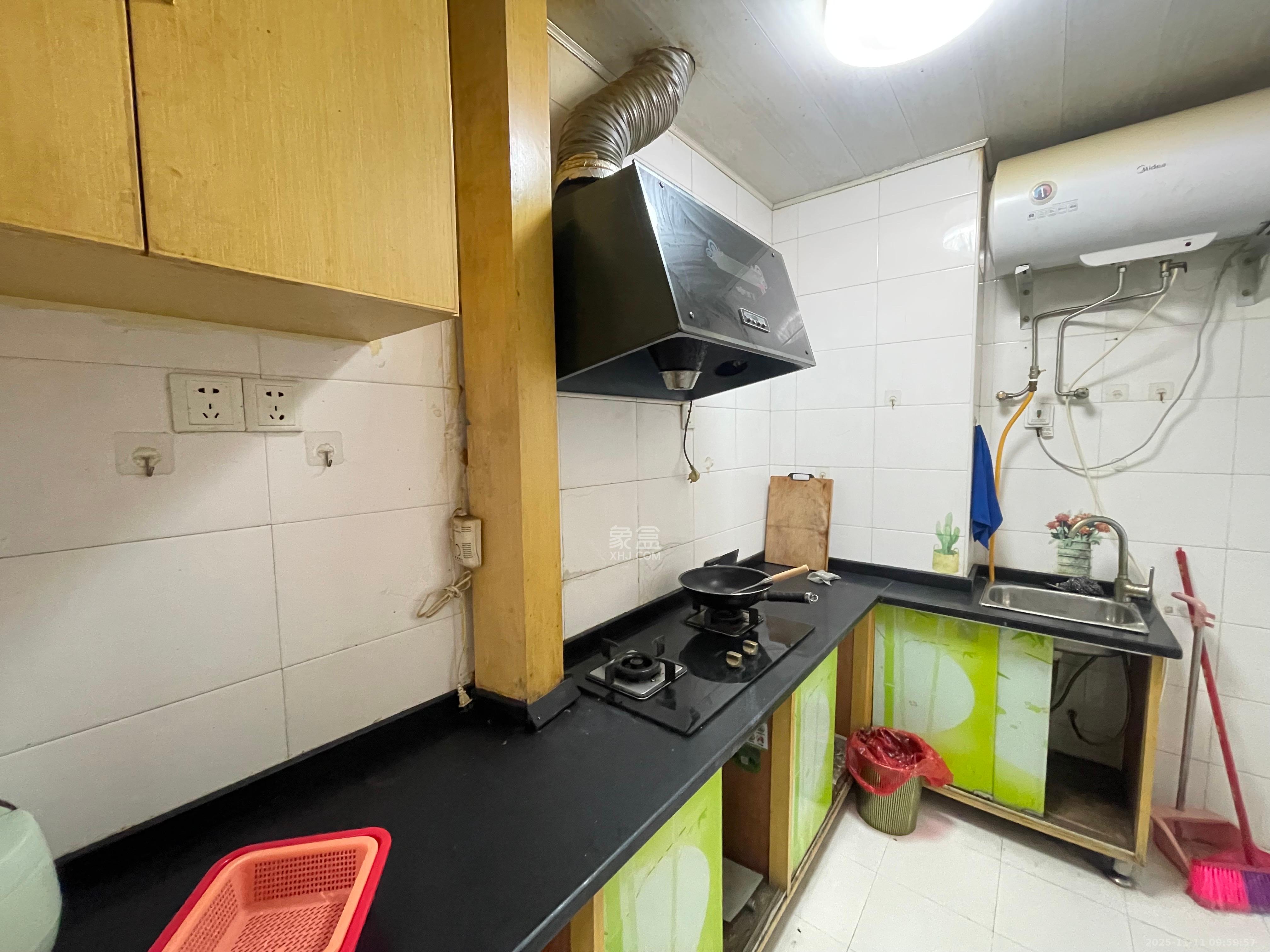 红星国际星城  1室1厅1卫    1200.0元/月室内图