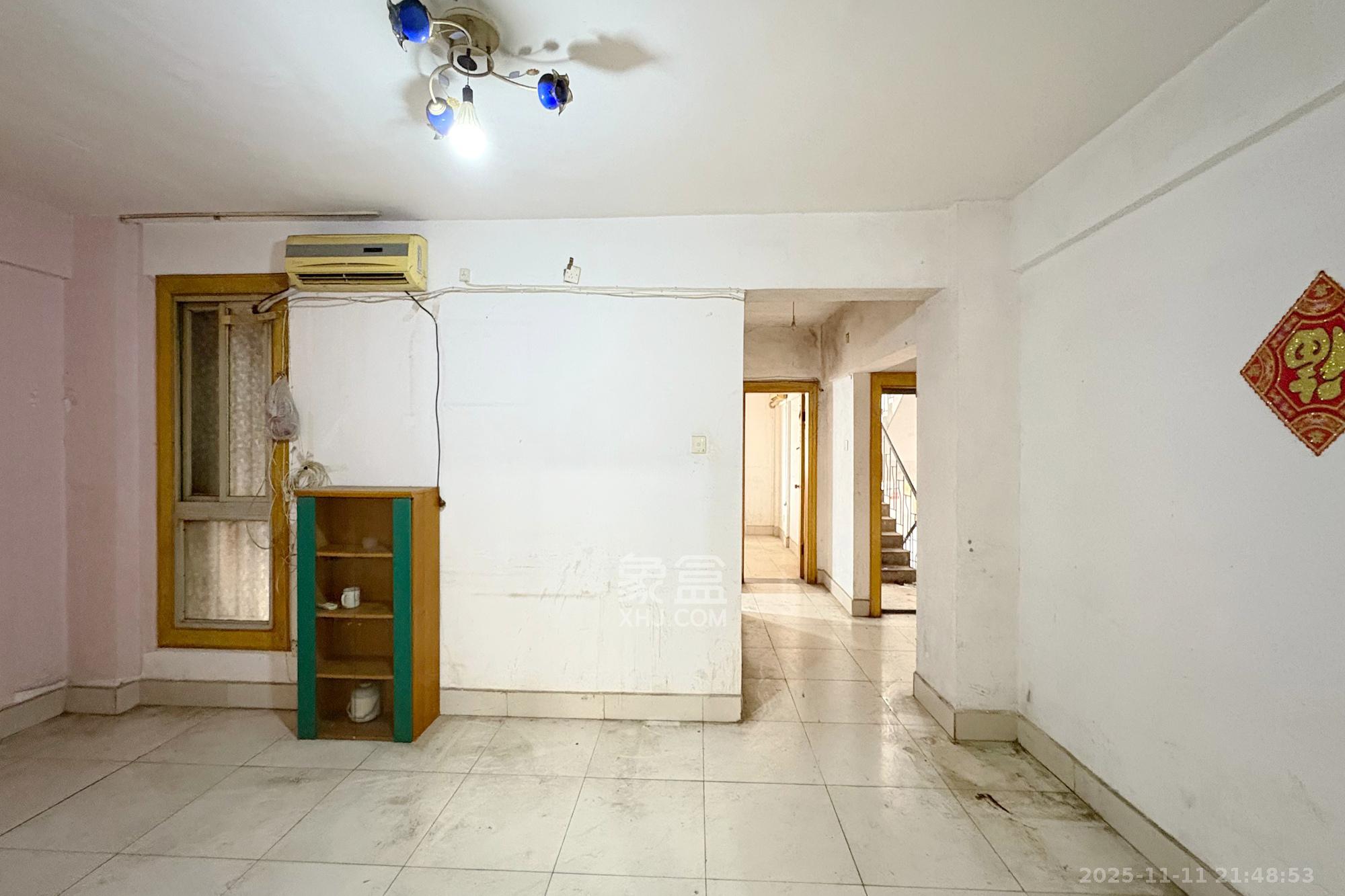 通泰街商居楼 3室1厅1卫 55.0万 通泰街商居楼 3室1厅1卫 55.0万客厅