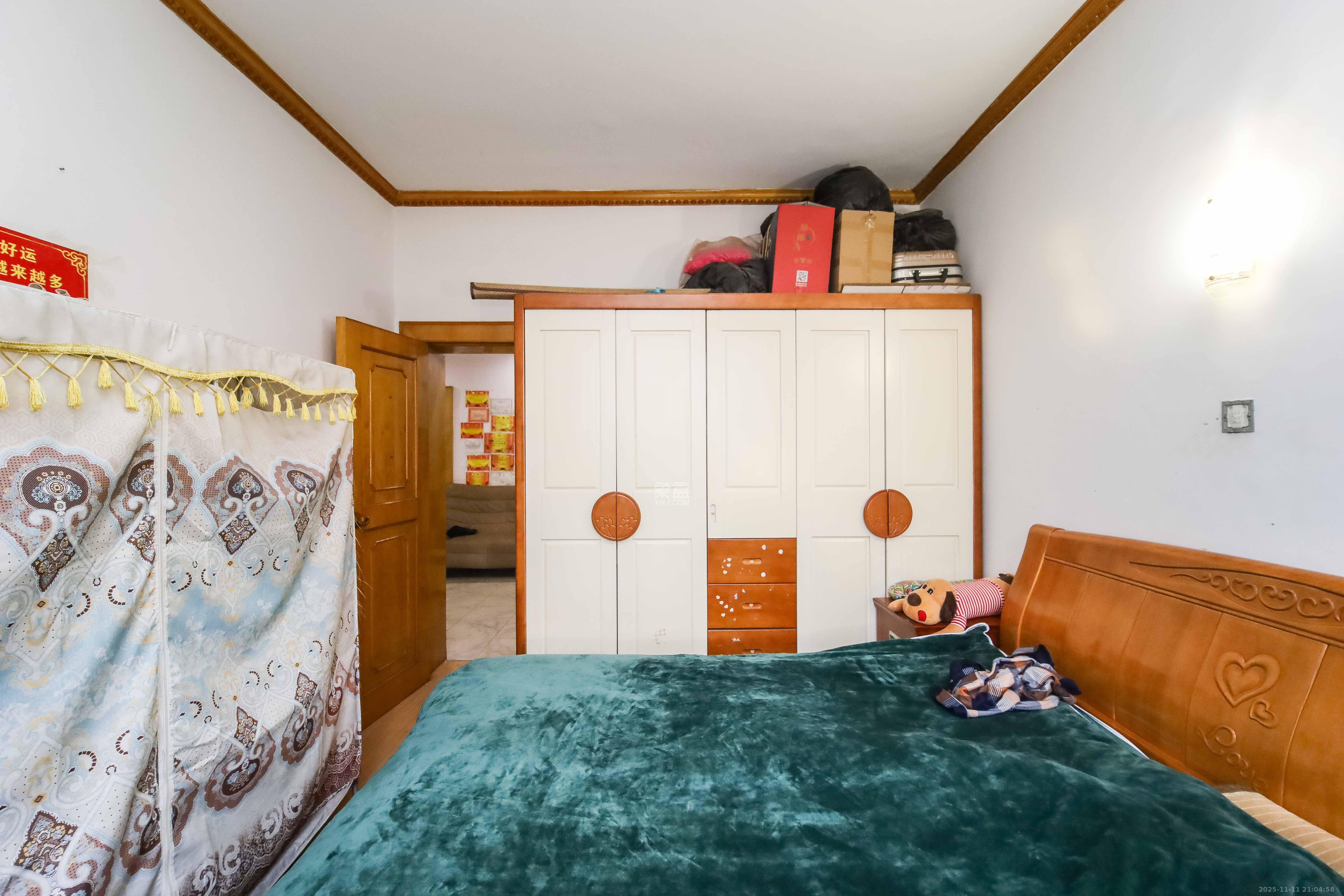 火星建设局宿舍  3室2厅1卫    38.0万卧室