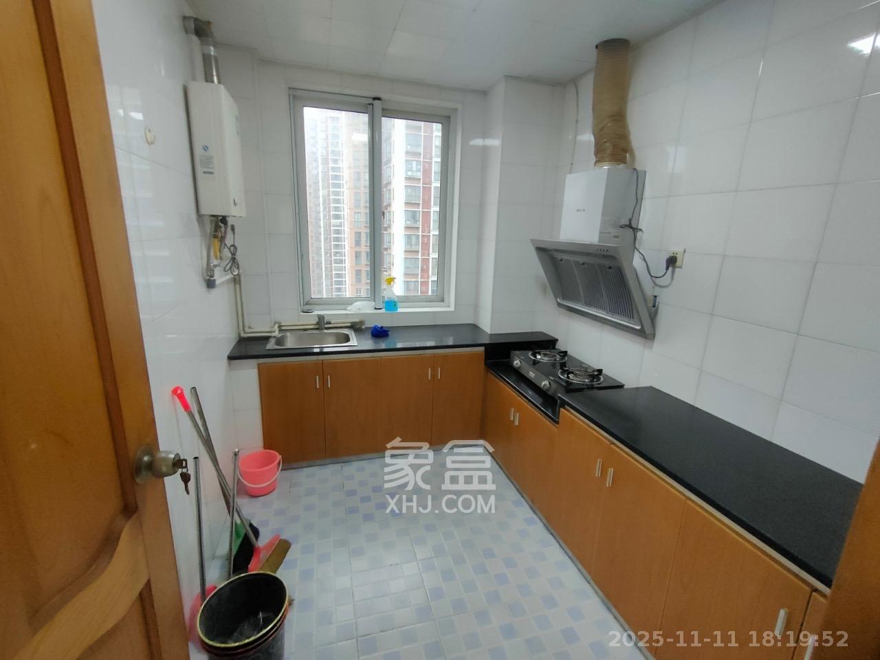 海利科院佳园 3室2厅1卫 2600.0元/月 海利科院佳园 3室2厅1卫 2600.0元/月室内图