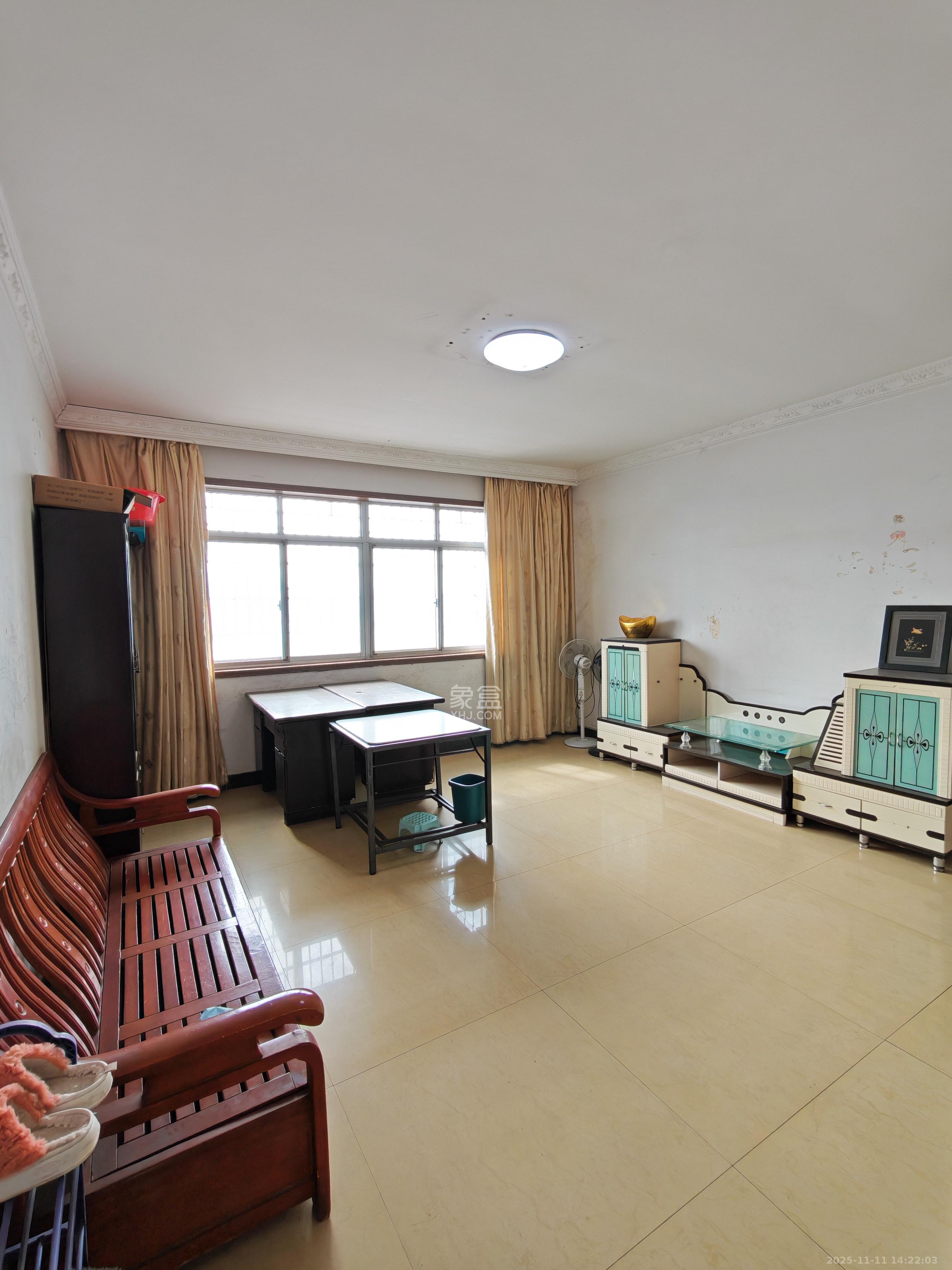 红星商务楼（红星蔬菜批发大市场）  2室1厅1卫    1200.0元/月室内图