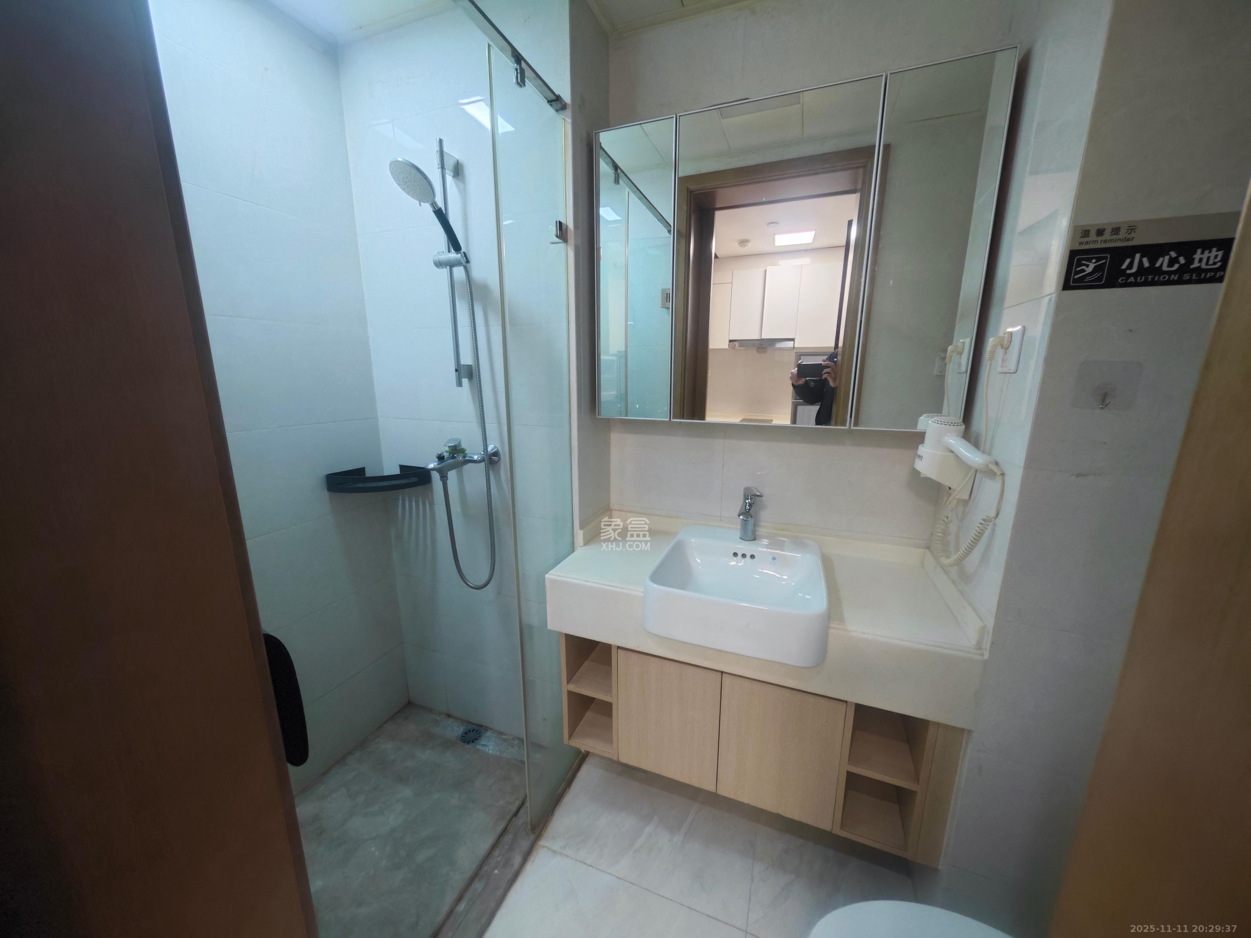 中海梅溪湖壹号  1室1厅1卫    1600.0元/月室内图