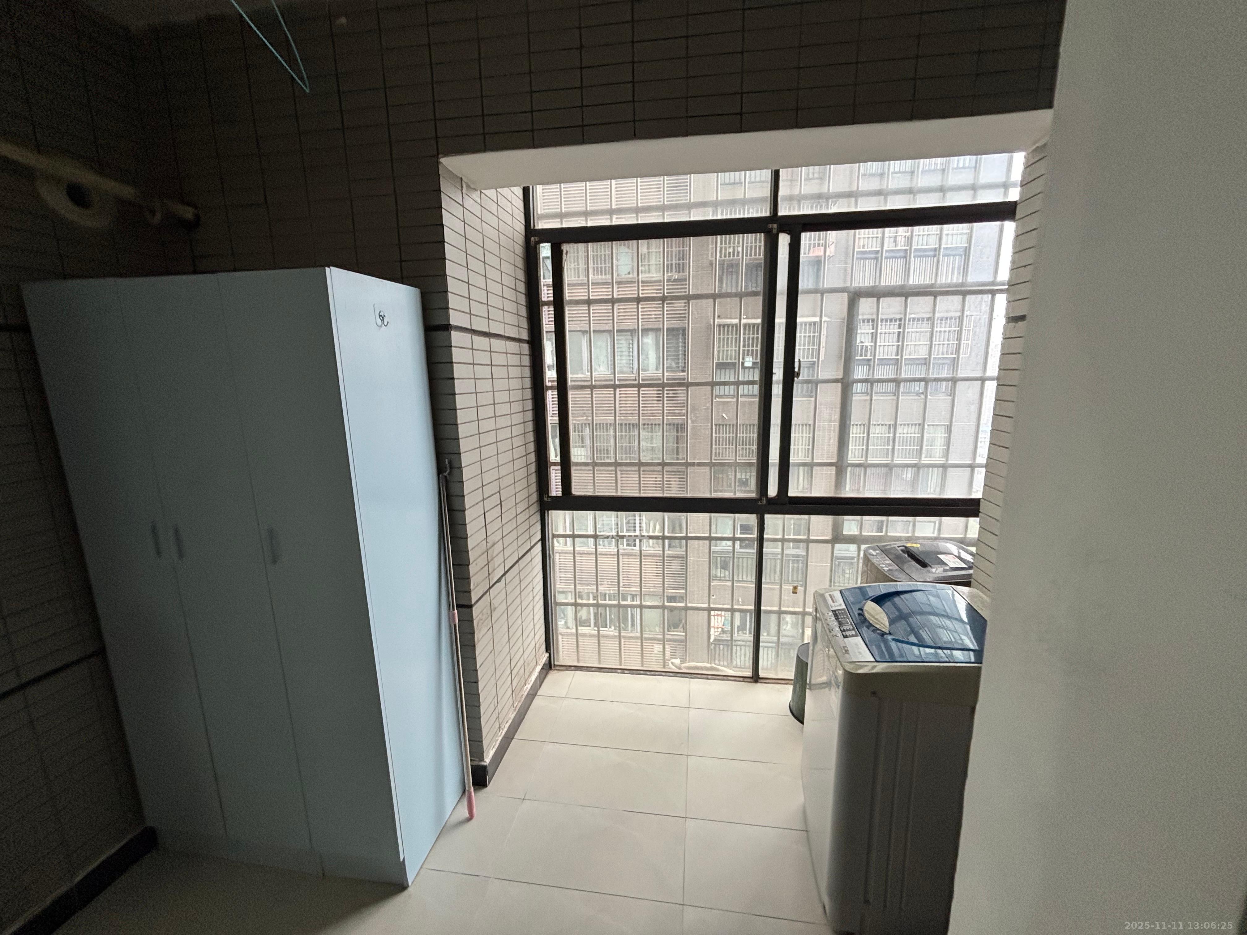 尚都花园城 1室1厅1卫 1100.0元/月 尚都花园城 1室1厅1卫 1100.0元/月室内图