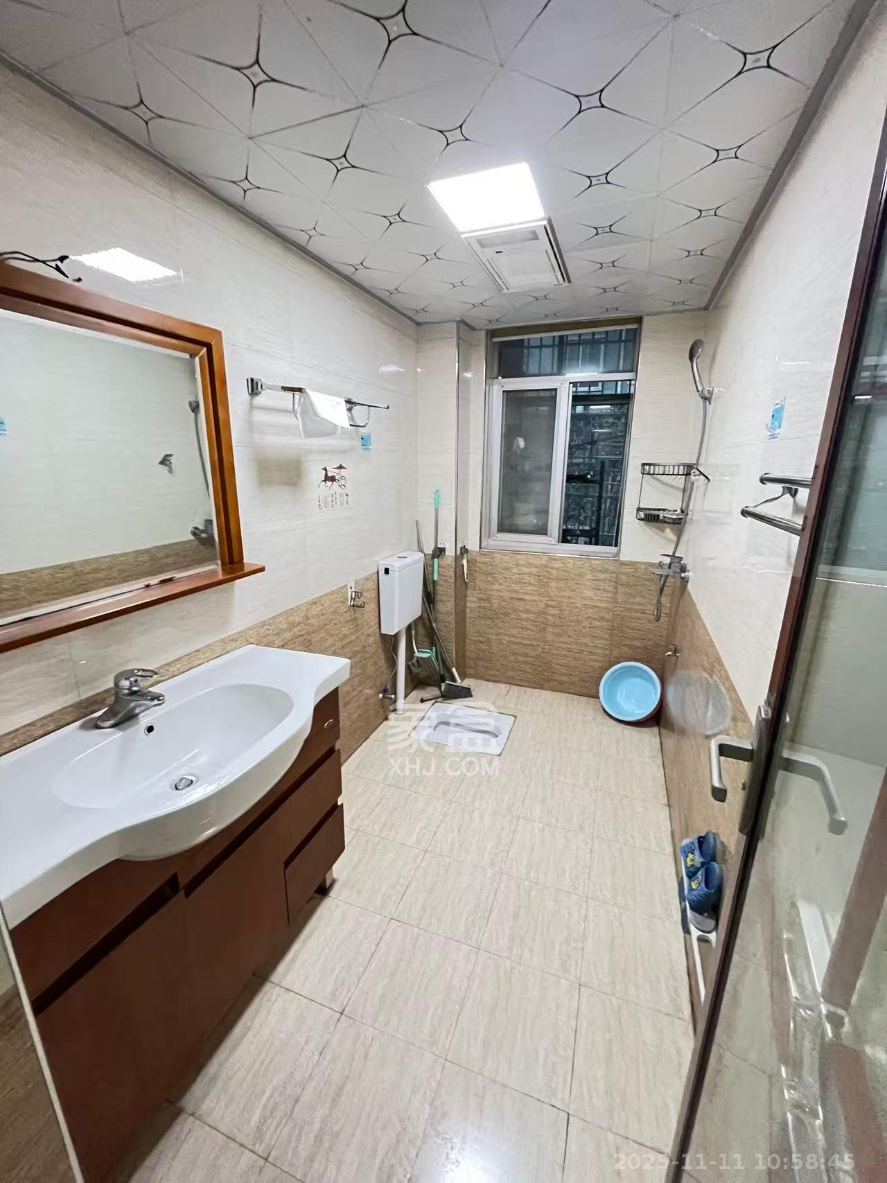 锑都家园  3室2厅2卫    1500.0元/月室内图