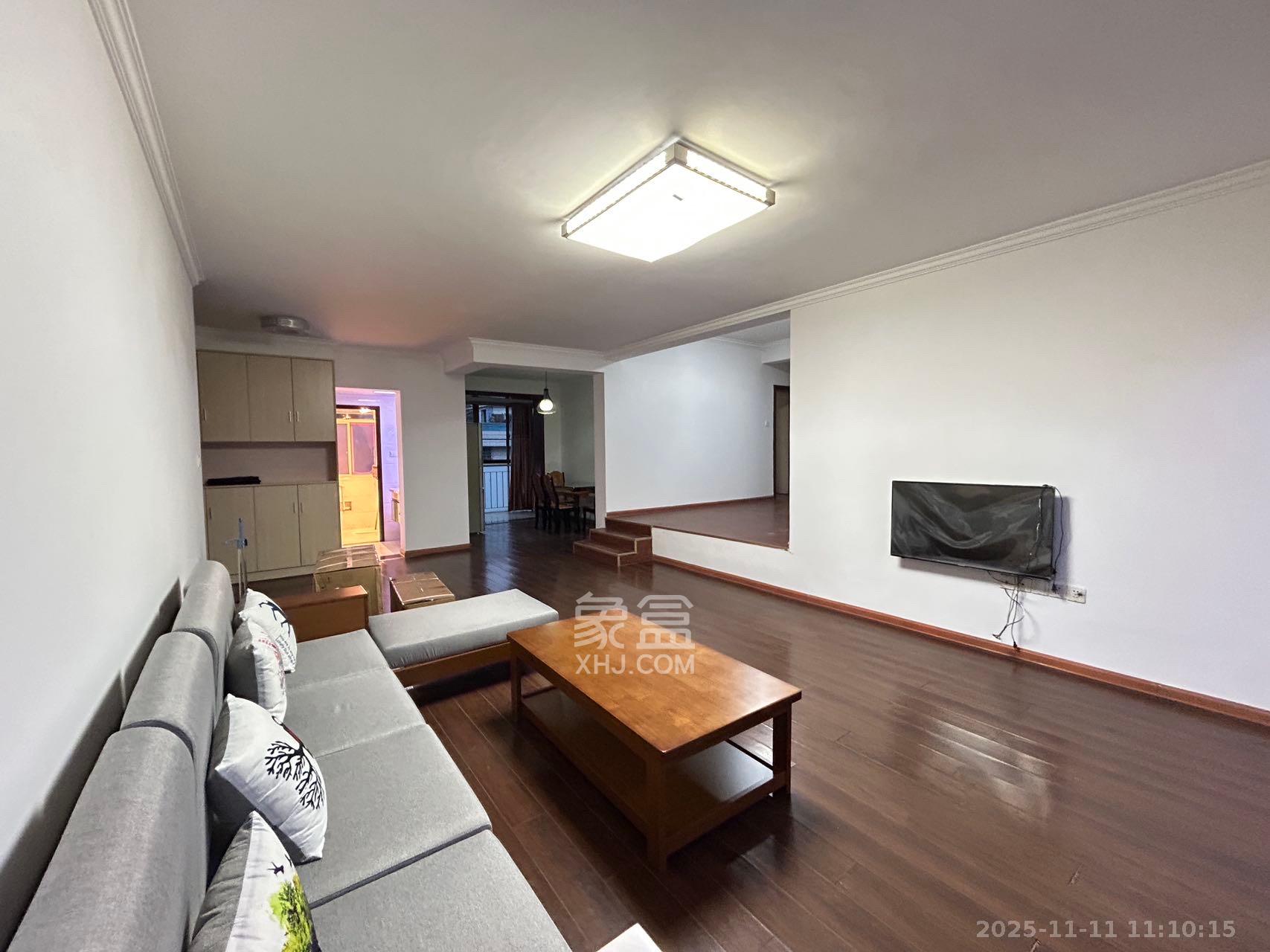 广厦新苑  4室2厅2卫    2500.0元/月室内图