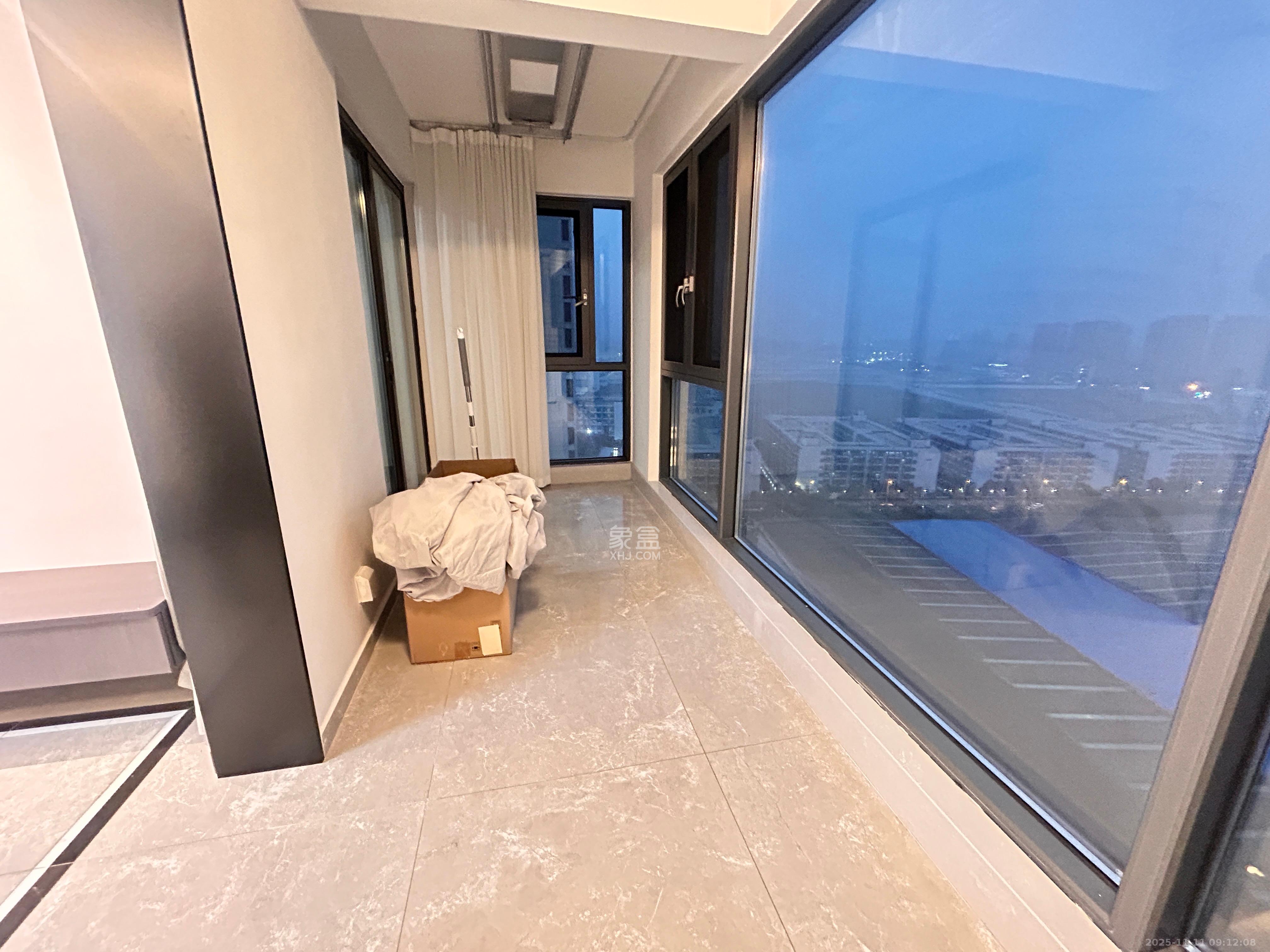 龙湖日盛奕境  3室2厅2卫    2600.0元/月室内图