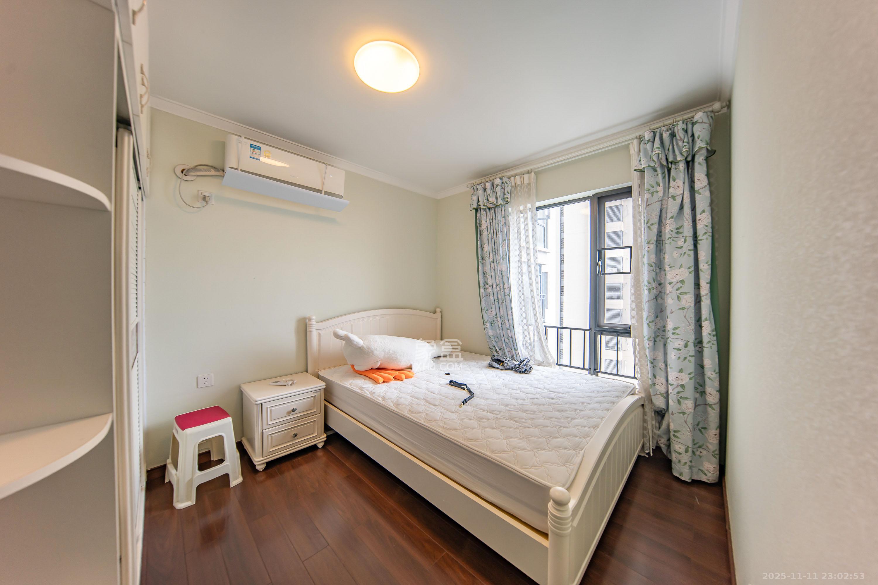 万科白鹭郡  3室2厅1卫    122.8万卧室