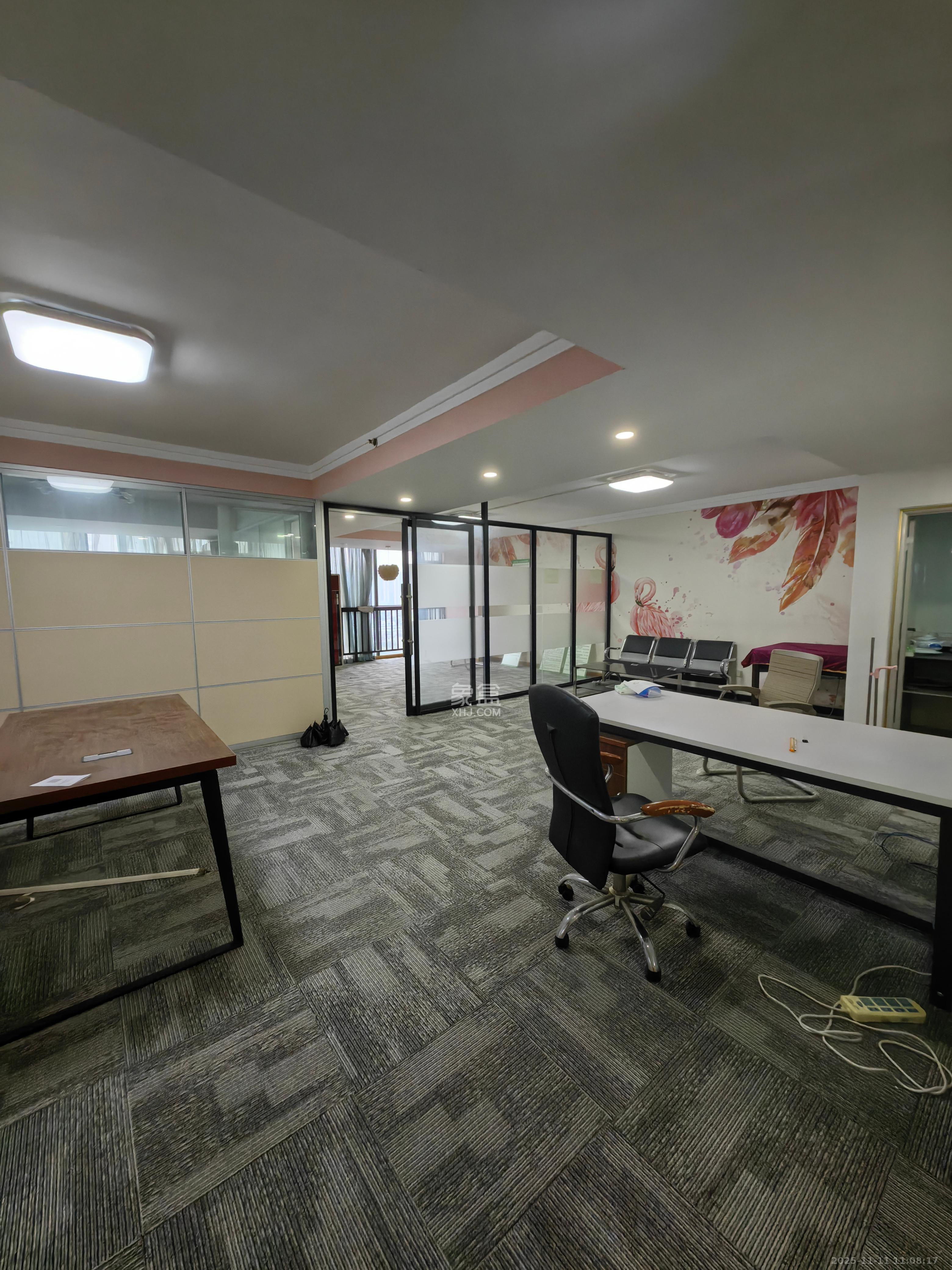 新时代广场  2室1厅1卫    4000.0元/月