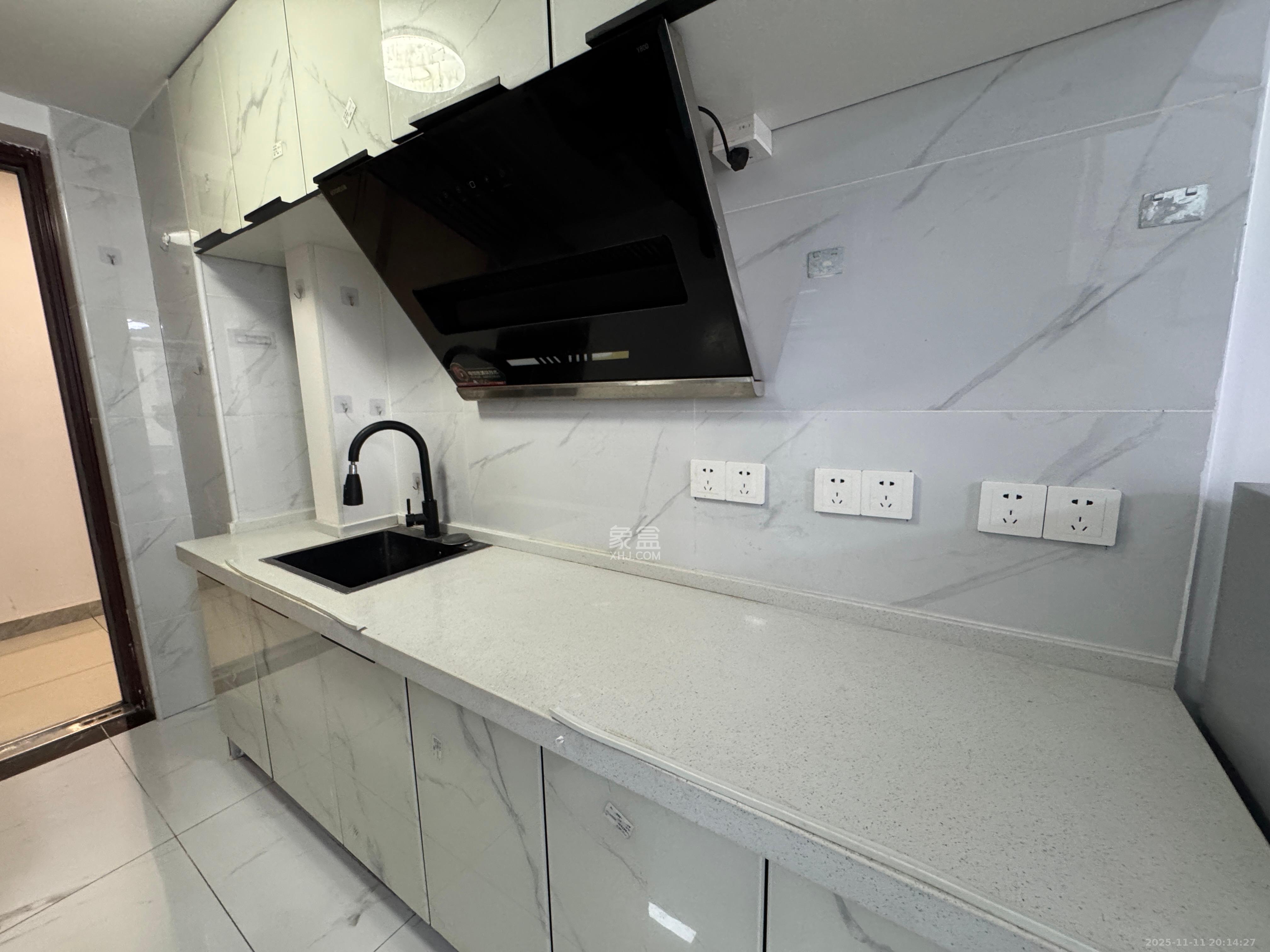 华润翡翠府  2室1厅1卫    1600.0元/月室内图