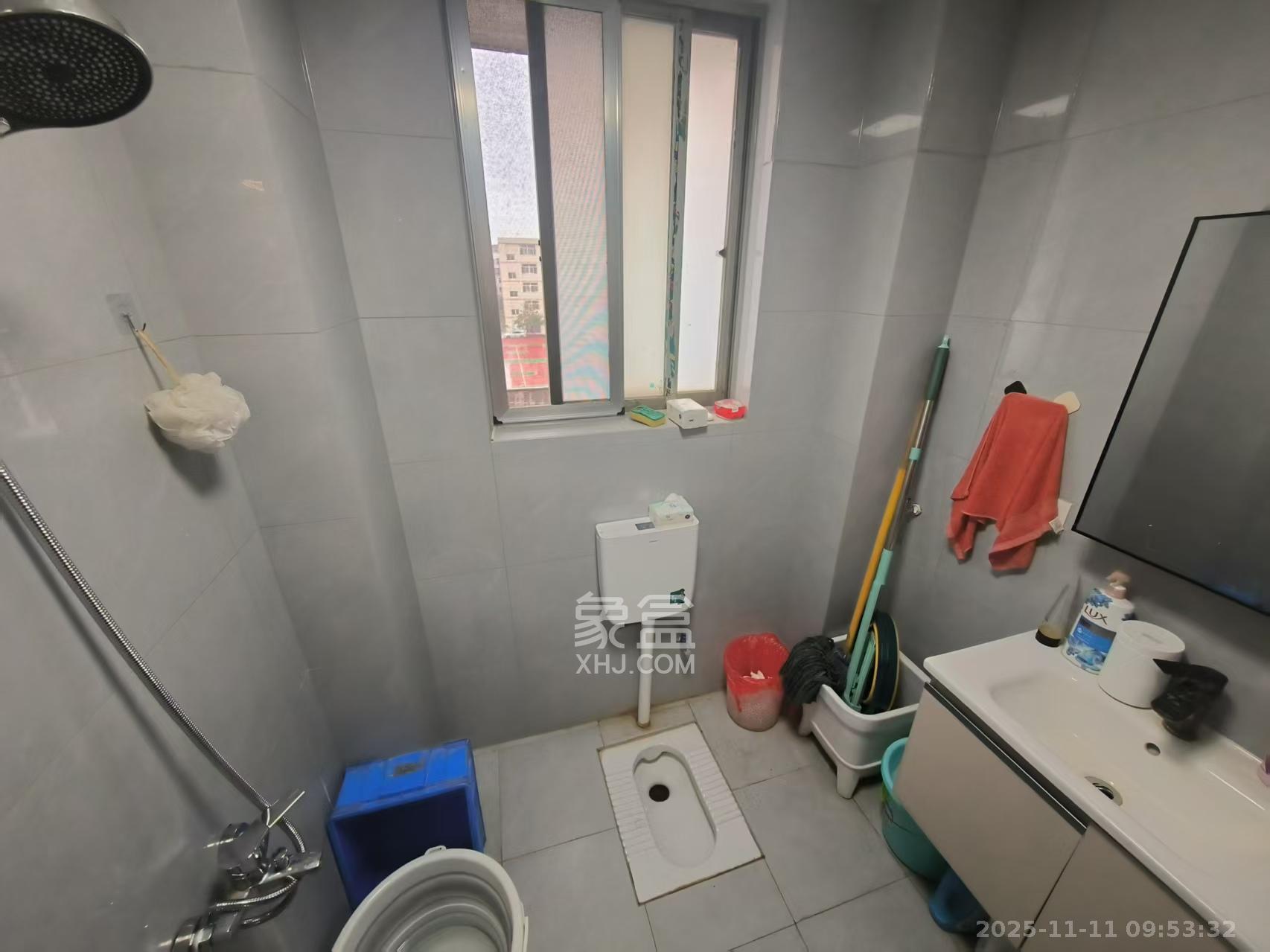 星沙商业步行街  4室2厅2卫    1700.0元/月室内图