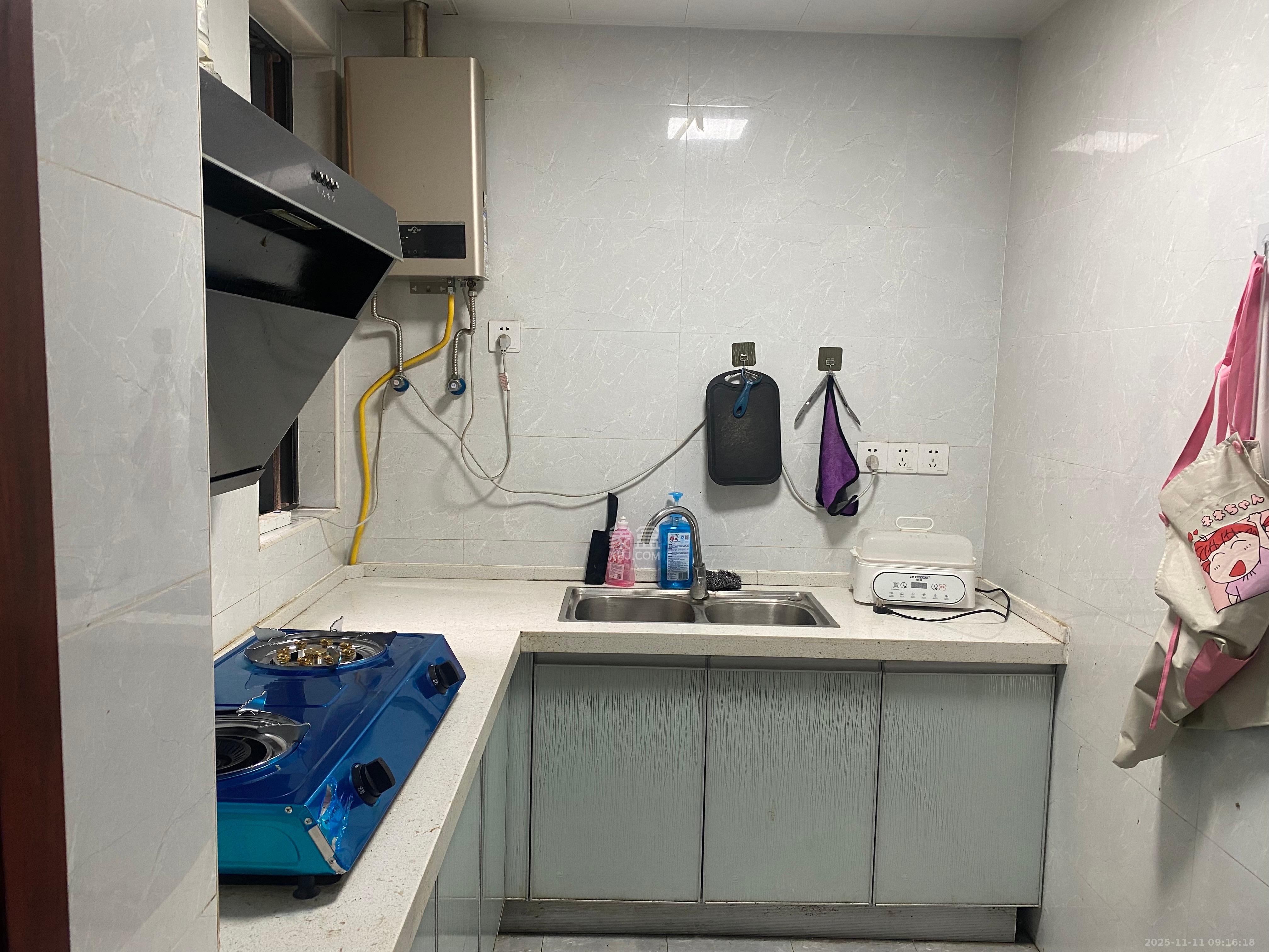 保利城(中航城国际社区、郡原美村) 4室2厅2卫 1900.0元/月 保利城(中航城国际社区、郡原美村) 4室2厅2卫 1900.0元/月室内图