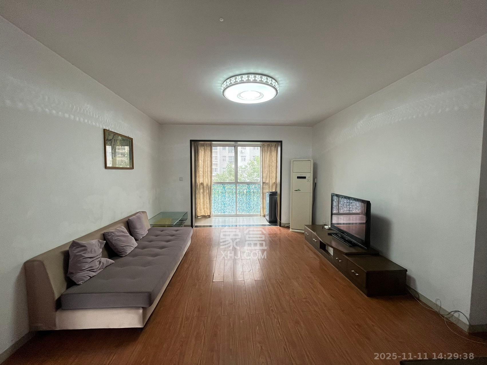 嘉盛华庭(一期、二期、三期) 2室2厅1卫 2080.0元/月 嘉盛华庭(一期、二期、三期) 2室2厅1卫 2080.0元/月室内图