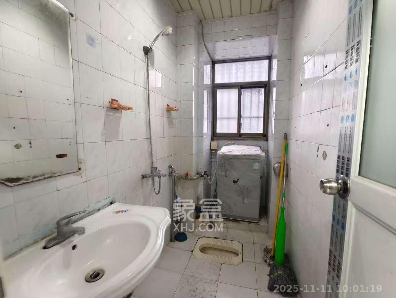 天心物业  3室1厅1卫    1600.0元/月室内图