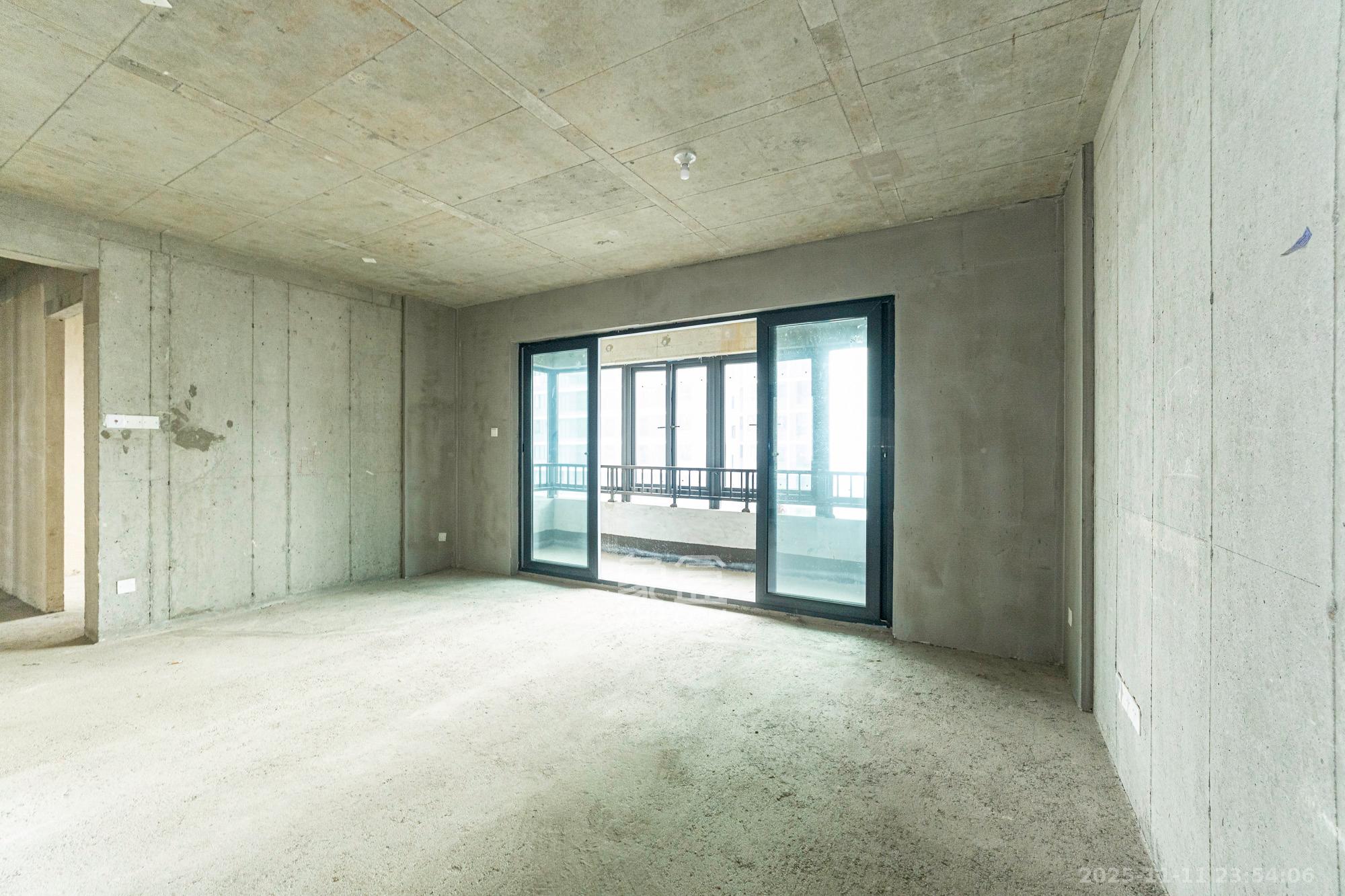 华远碧桂园海蓝城二期  3室2厅2卫    83.8万