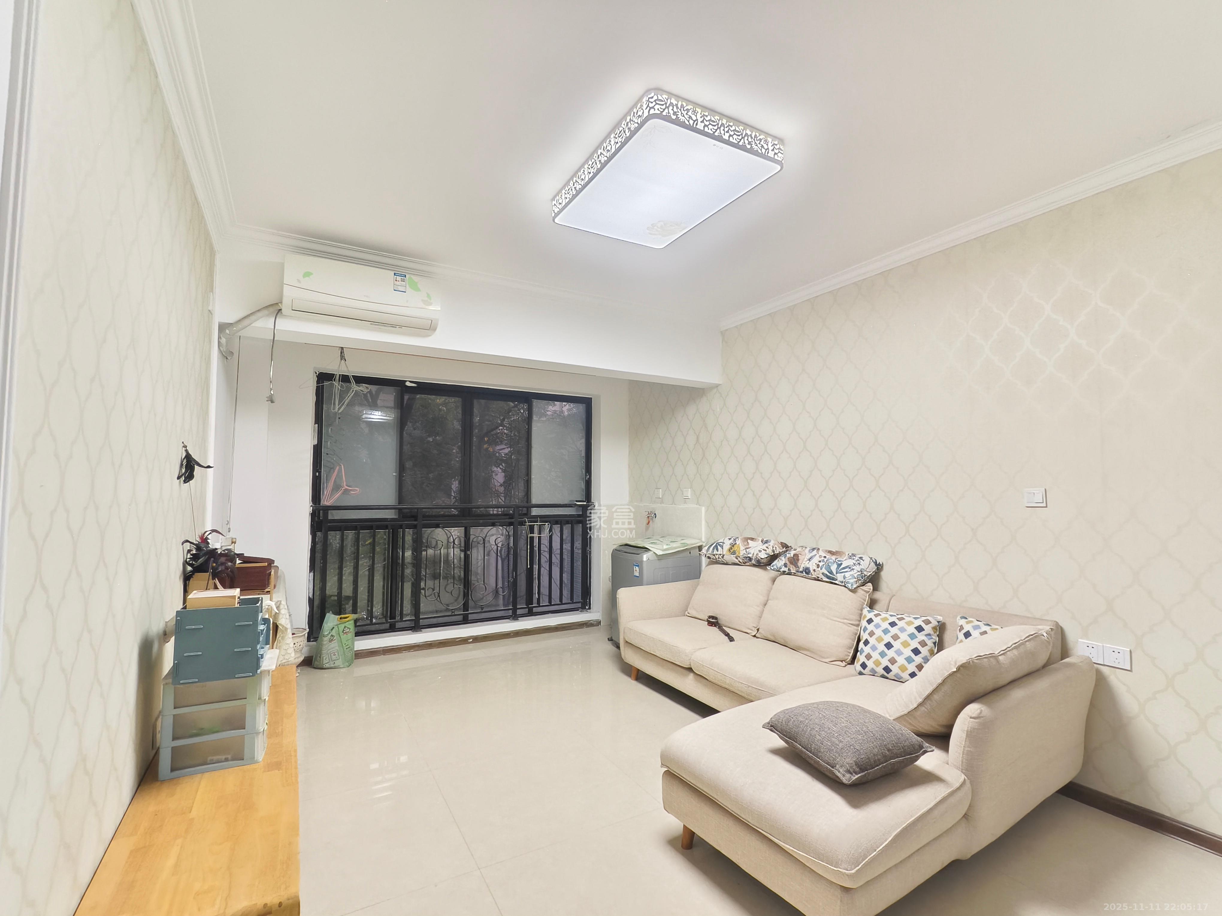 金科世界城  3室2厅1卫    2400.0元/月