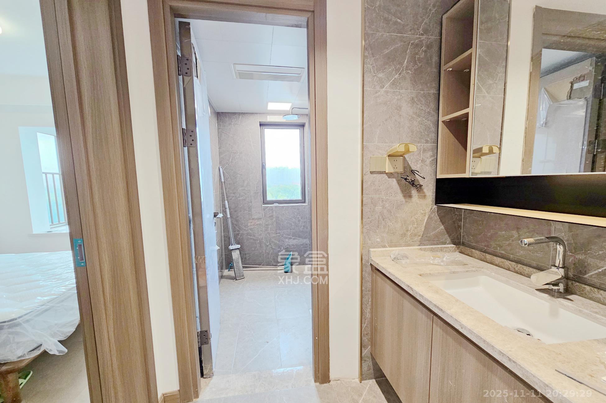 阳光城尚东湾青柠园 4室2厅2卫 140.0万 阳光城尚东湾青柠园 4室2厅2卫 140.0万卫生间