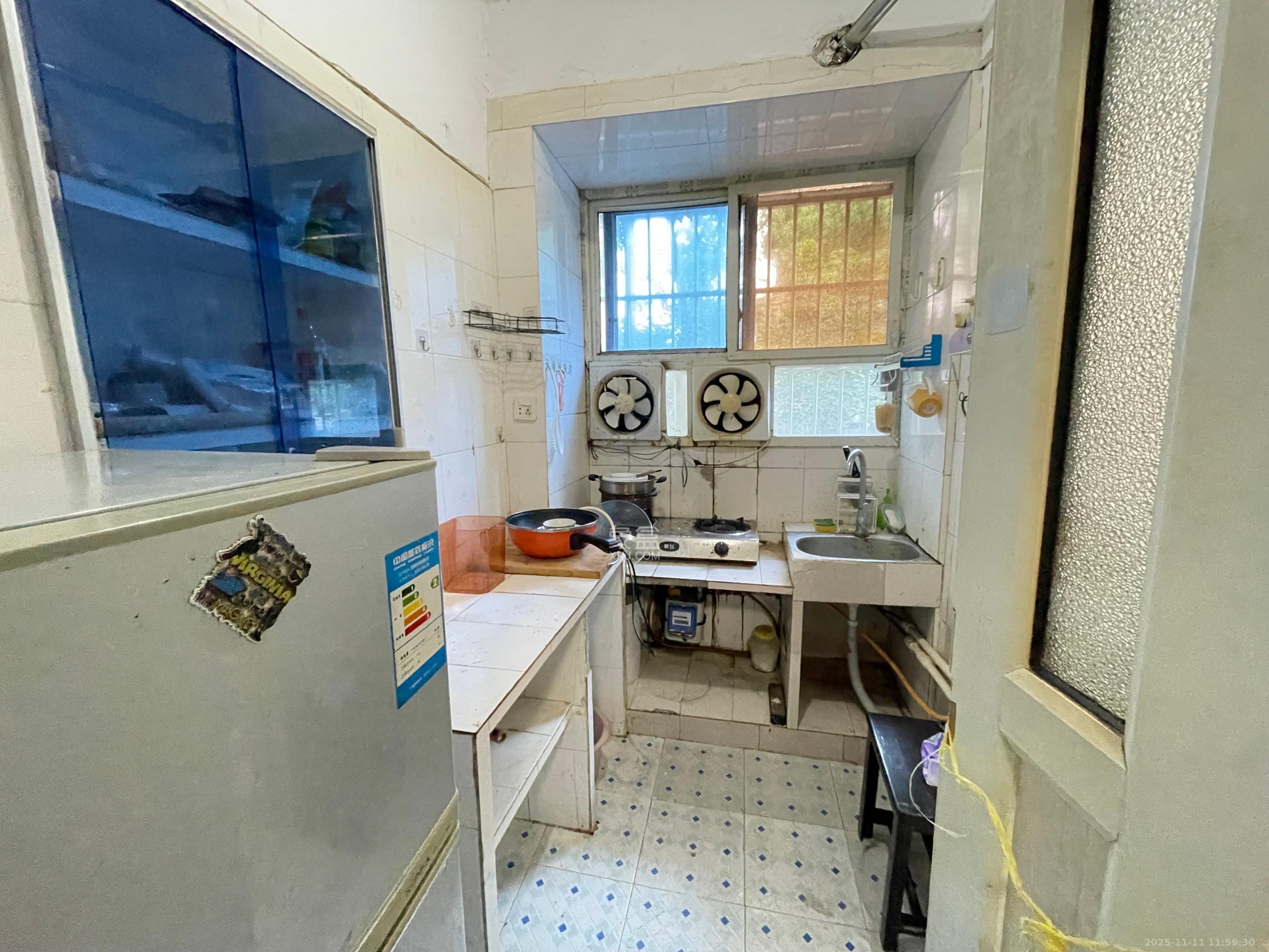 荷叶塘社区（雨花区）  2室1厅1卫    1400.0元/月室内图