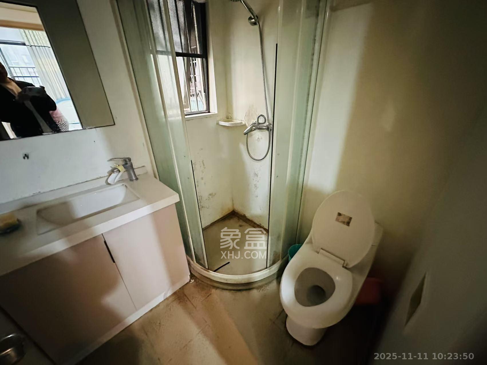 盛世美居荷园  3室2厅2卫    3000.0元/月室内图