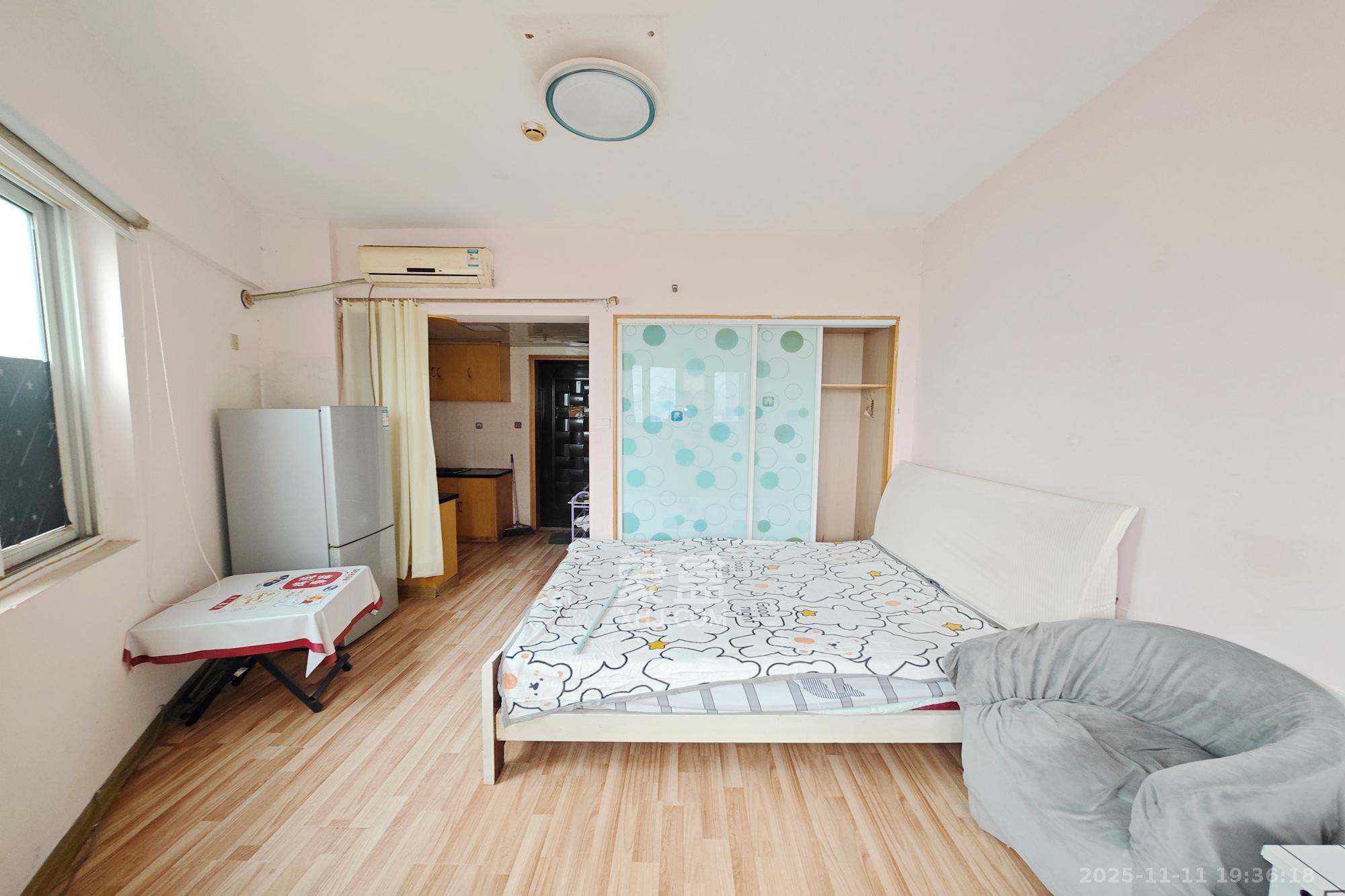 2076至高点 1室0厅1卫 16.8万 2076至高点 1室0厅1卫 16.8万卧室