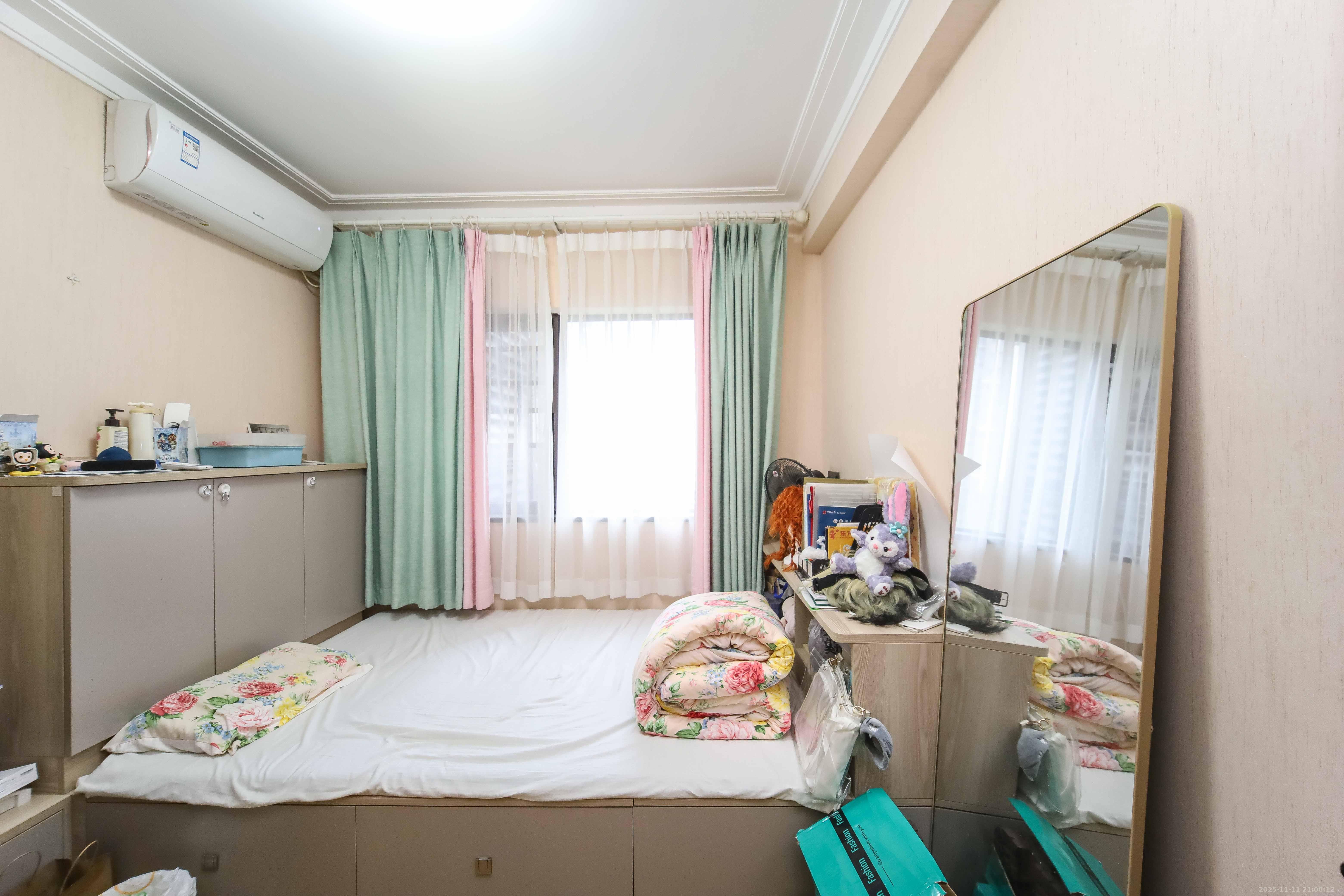 万科金域蓝湾 4室2厅2卫 159.0万 万科金域蓝湾 4室2厅2卫 159.0万卧室