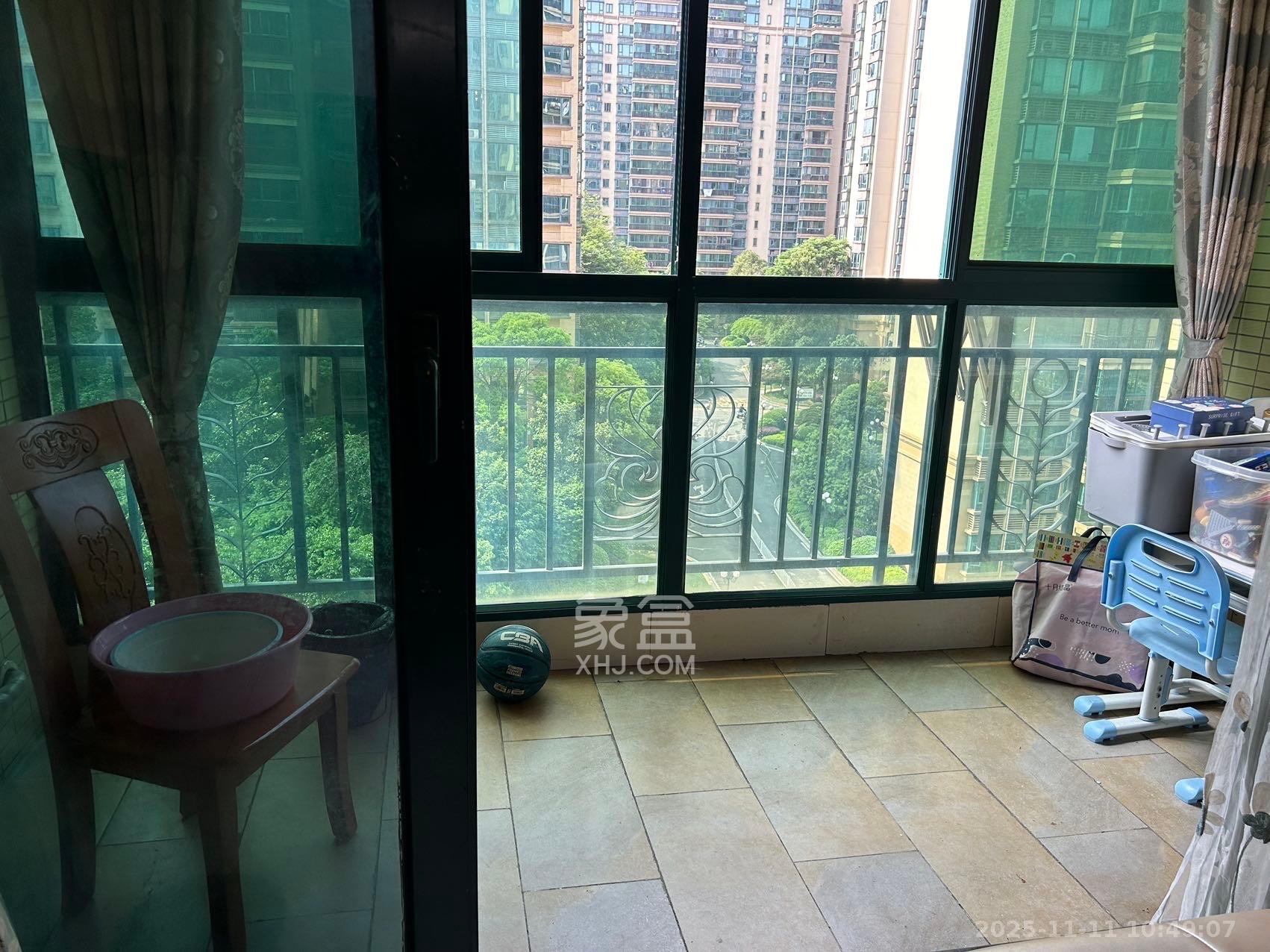 恒大城 2室2厅1卫 2000.0元/月 恒大城 2室2厅1卫 2000.0元/月室内图