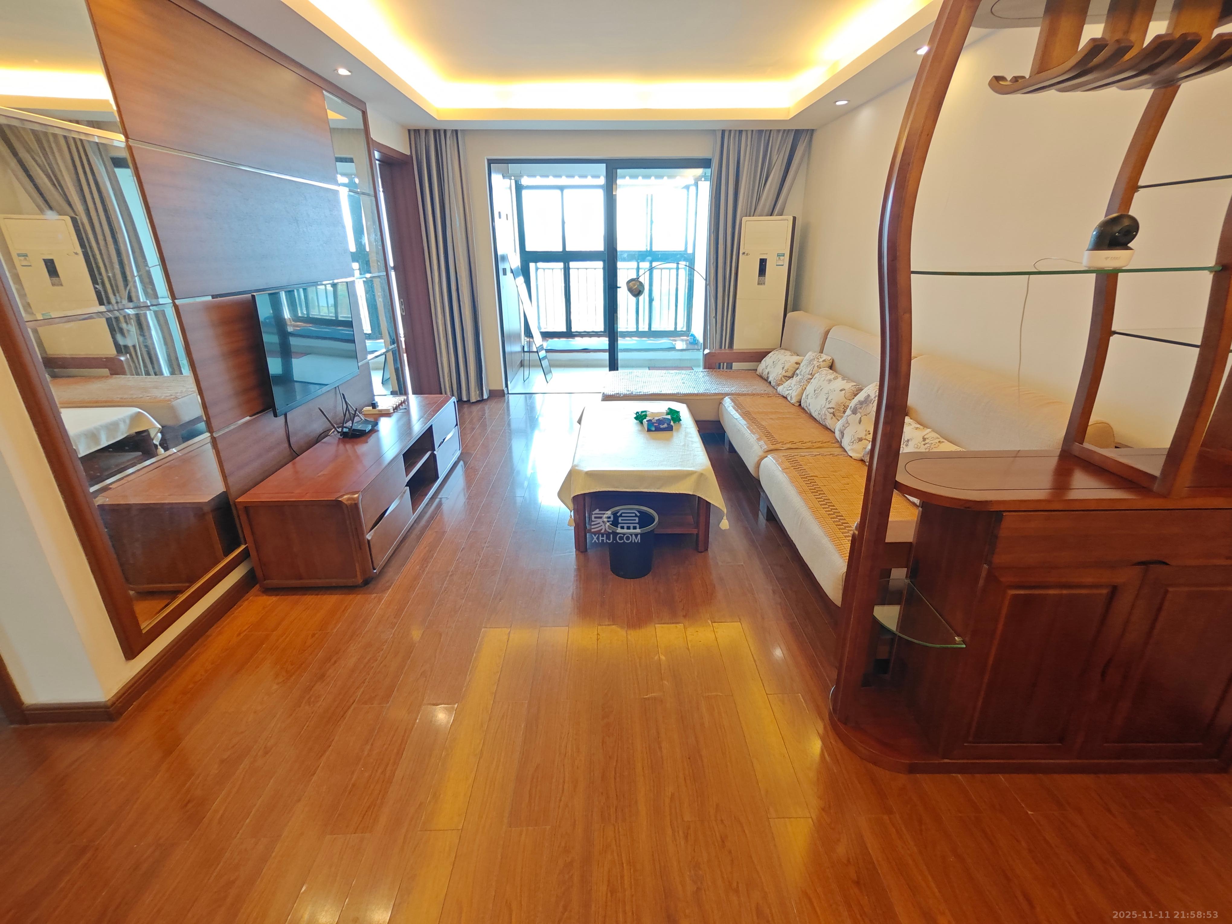 万科城  3室2厅1卫    2500.0元/月室内图