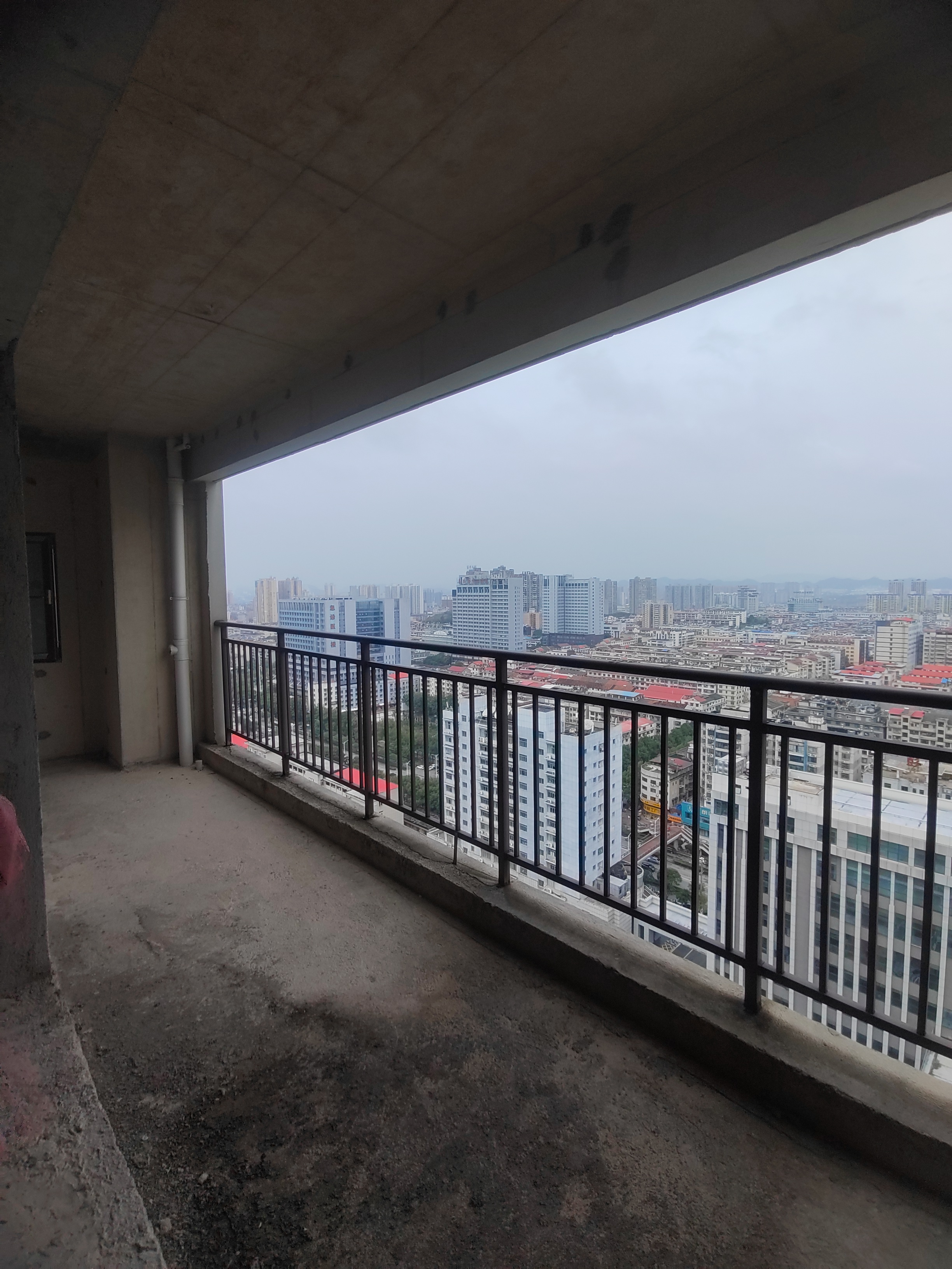 青春里 5室2厅2卫 145.8万 青春里 5室2厅2卫 145.8万客厅