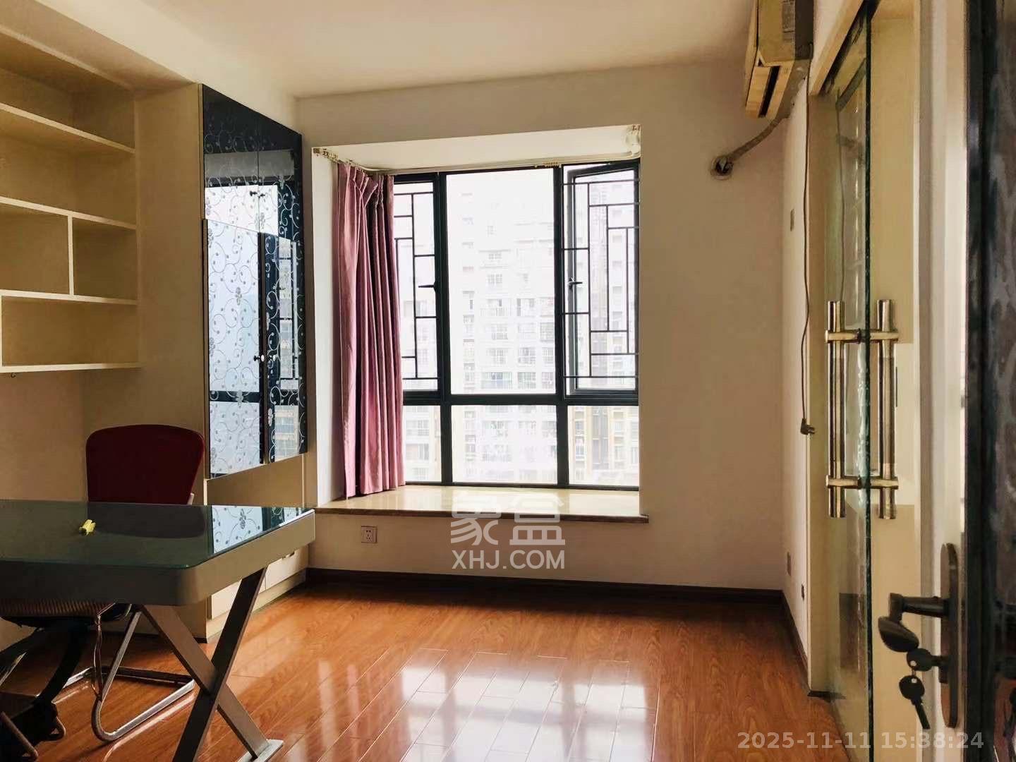 西子花苑  1室2厅1卫    2300.0元/月室内图