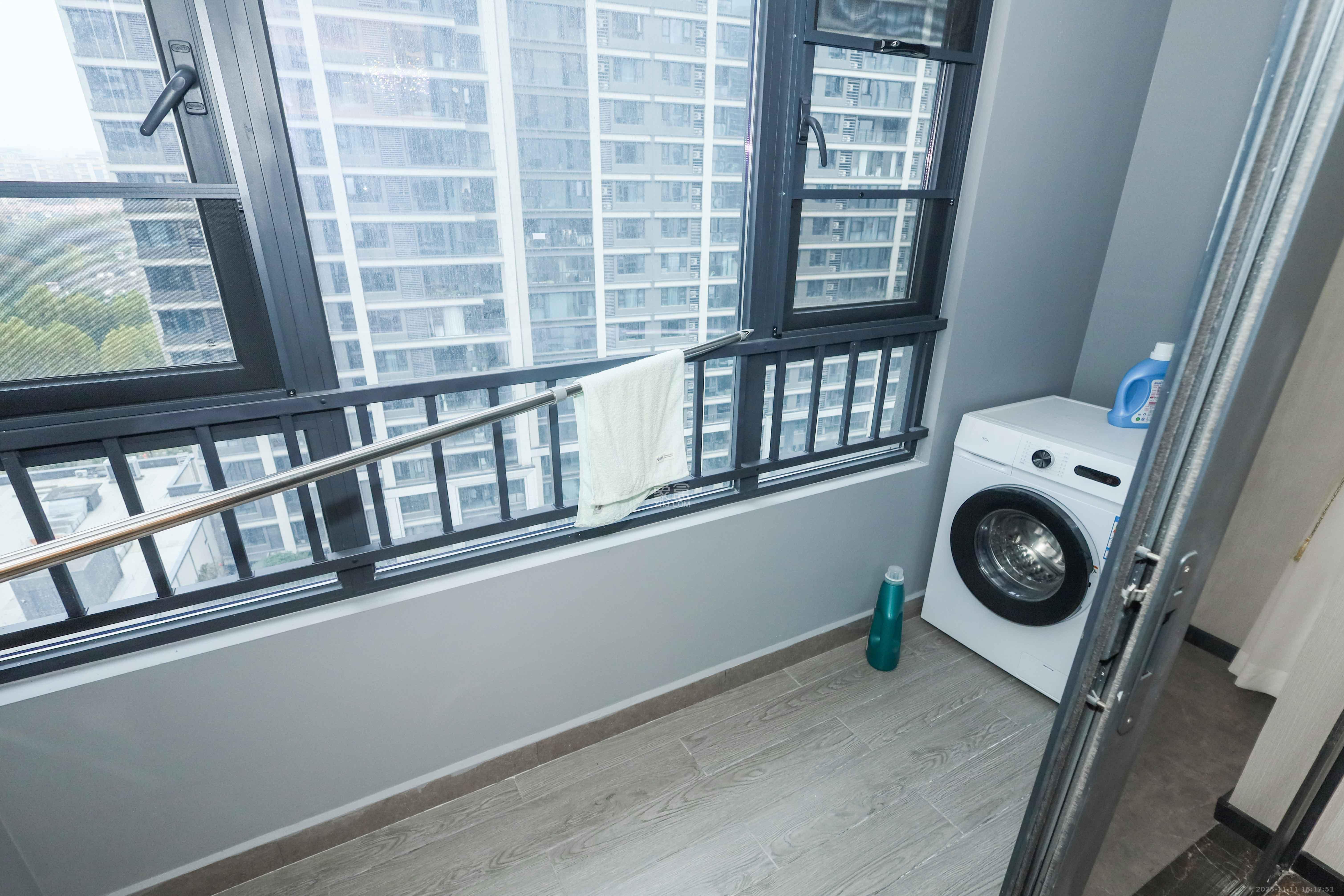 中海阅溪府  4室2厅2卫    192.0万阳台