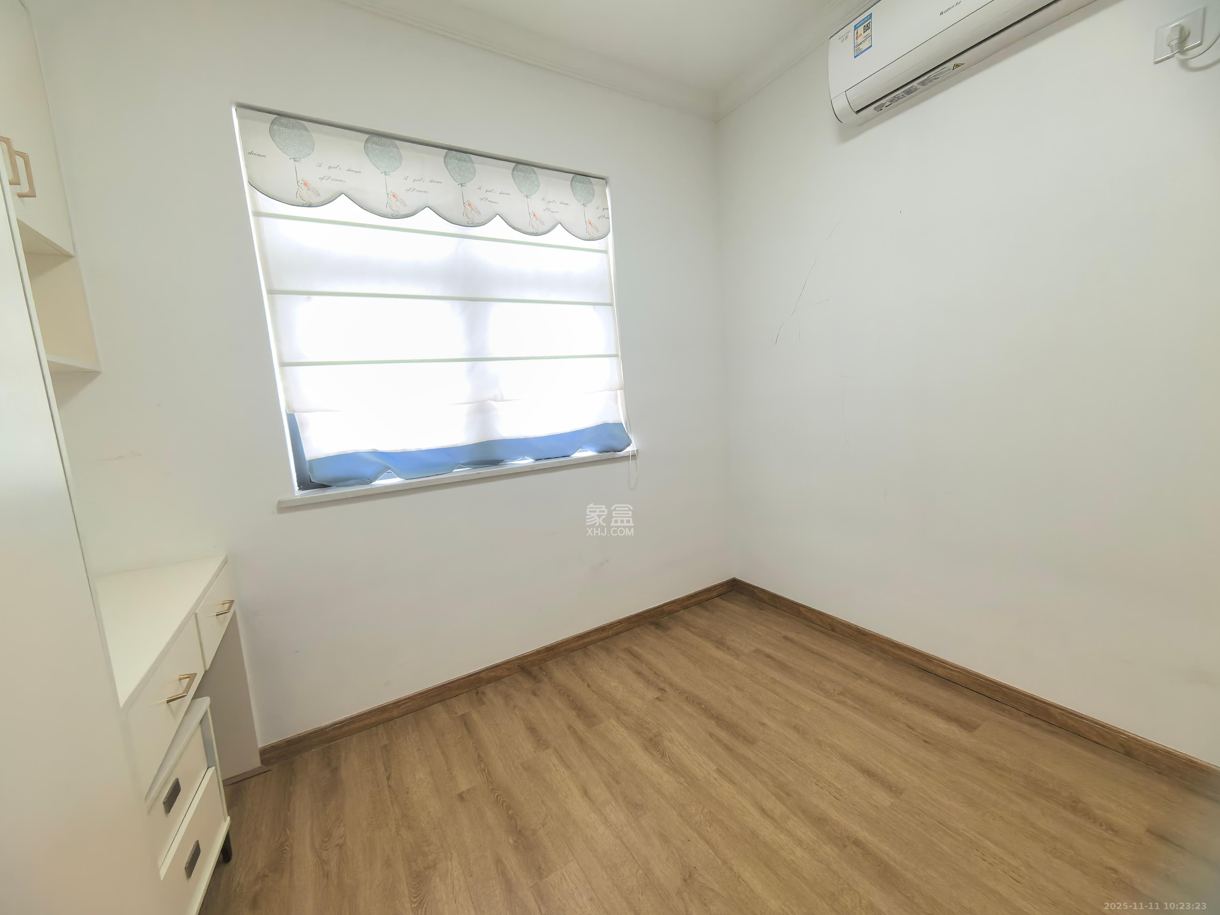 天健城  3室2厅1卫    3700.0元/月室内图