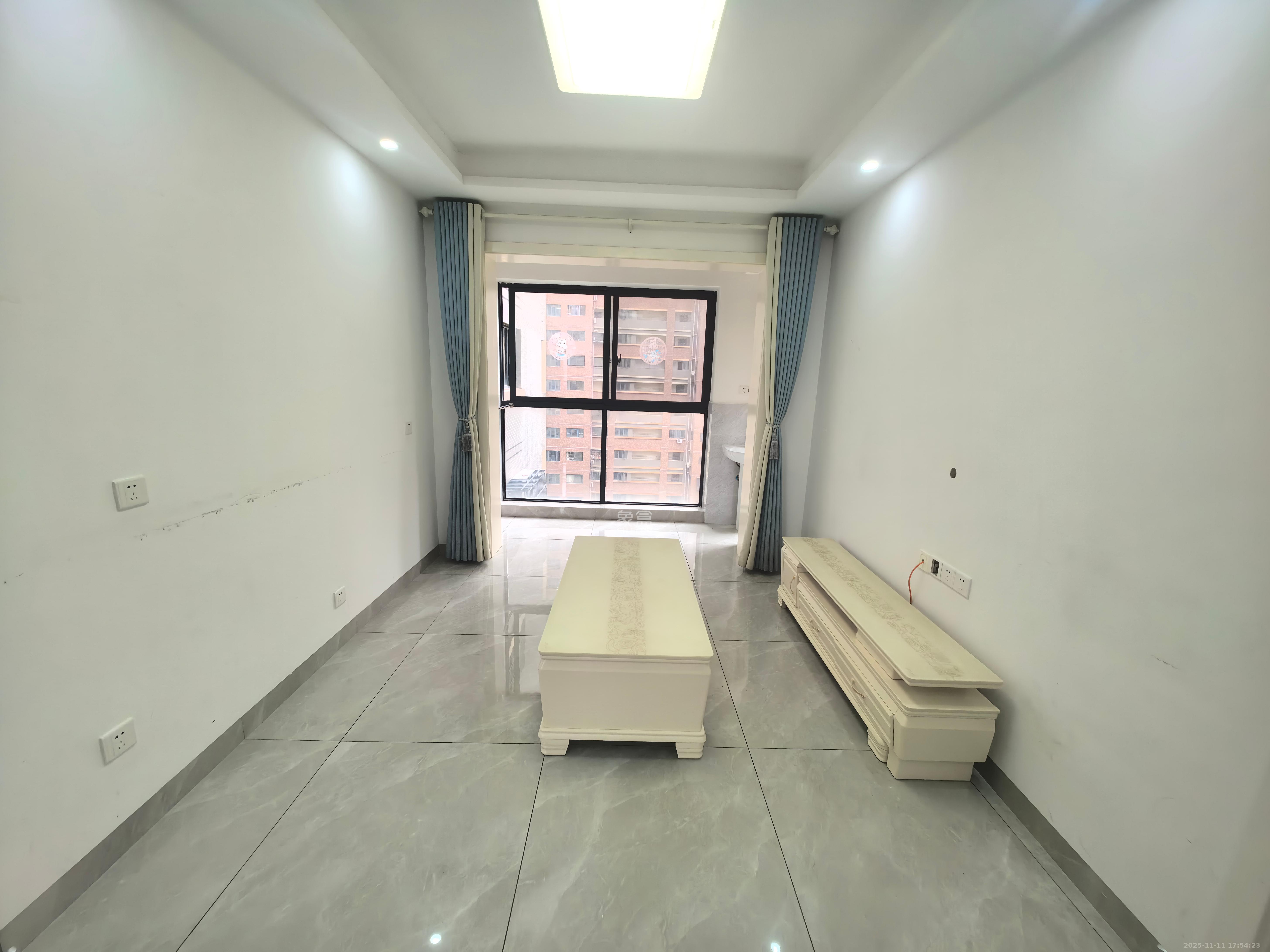 深业喜汇  2室2厅1卫    2000.0元/月