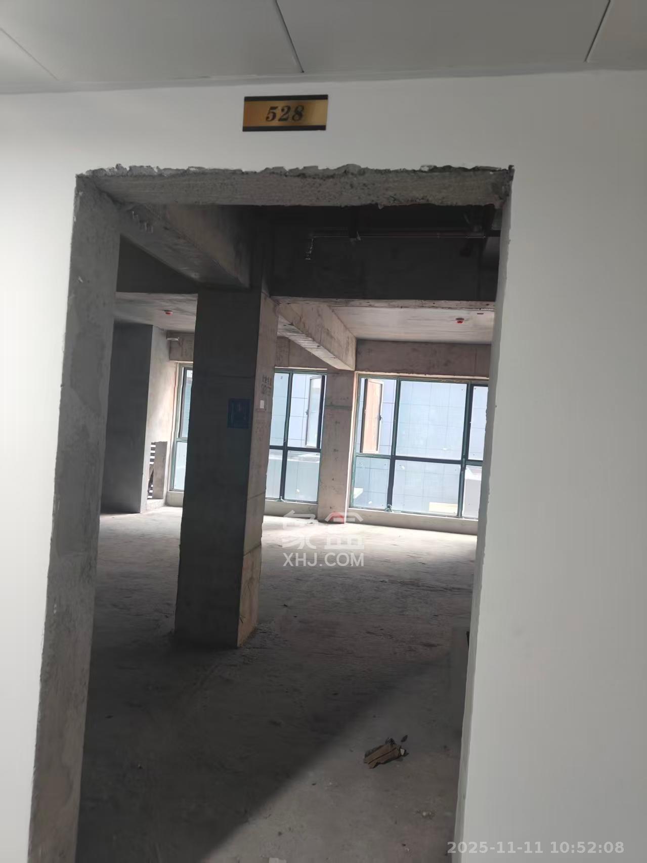 星沙算中心  1室1厅1卫    1400.0元/月室内图