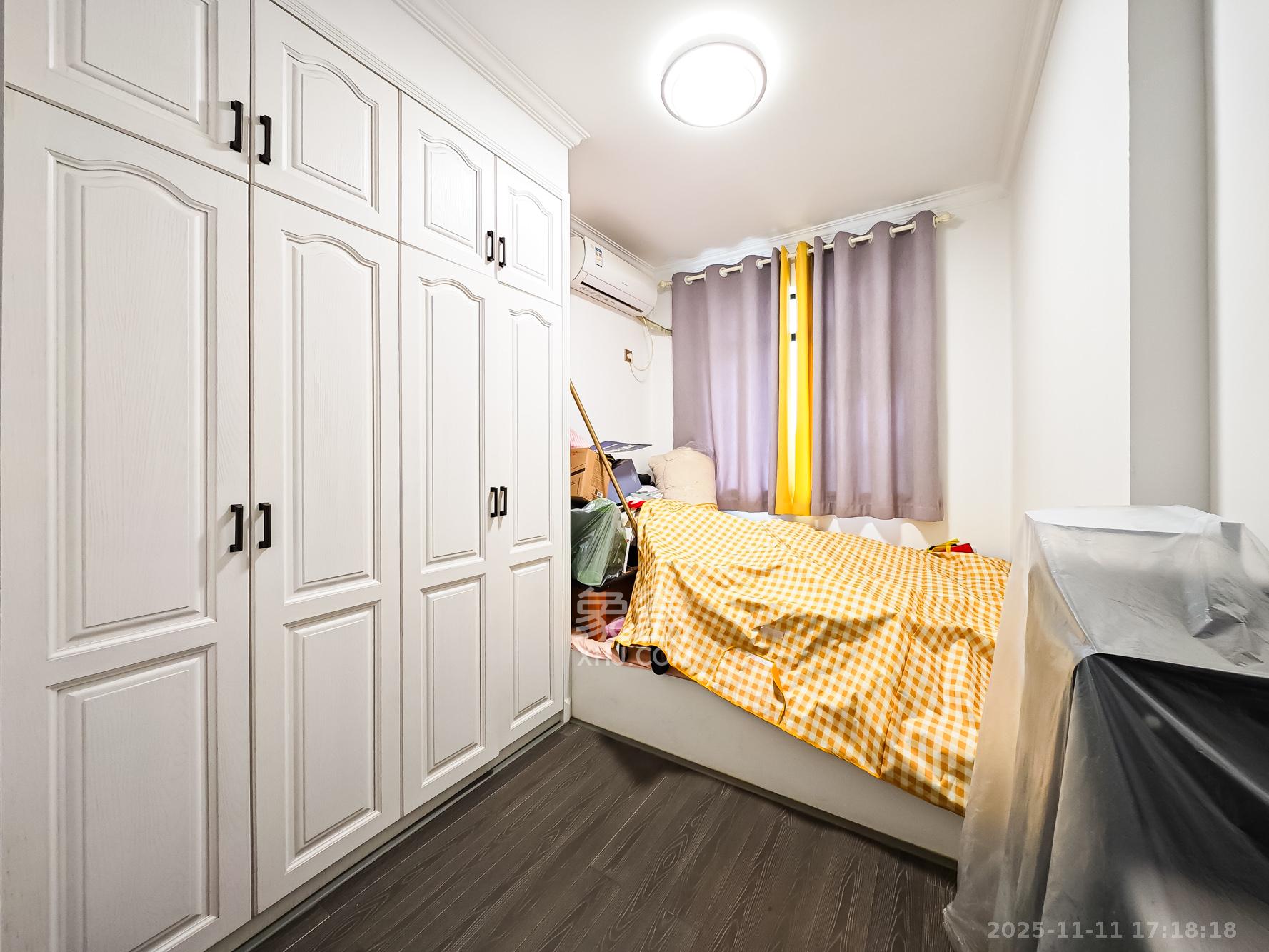 幸福考拉789  4室2厅2卫    135.0万卧室