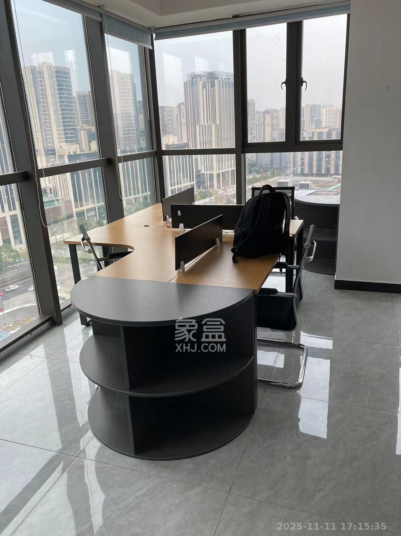 润和国际广场  1室2厅1卫    4500.0元/月室内图