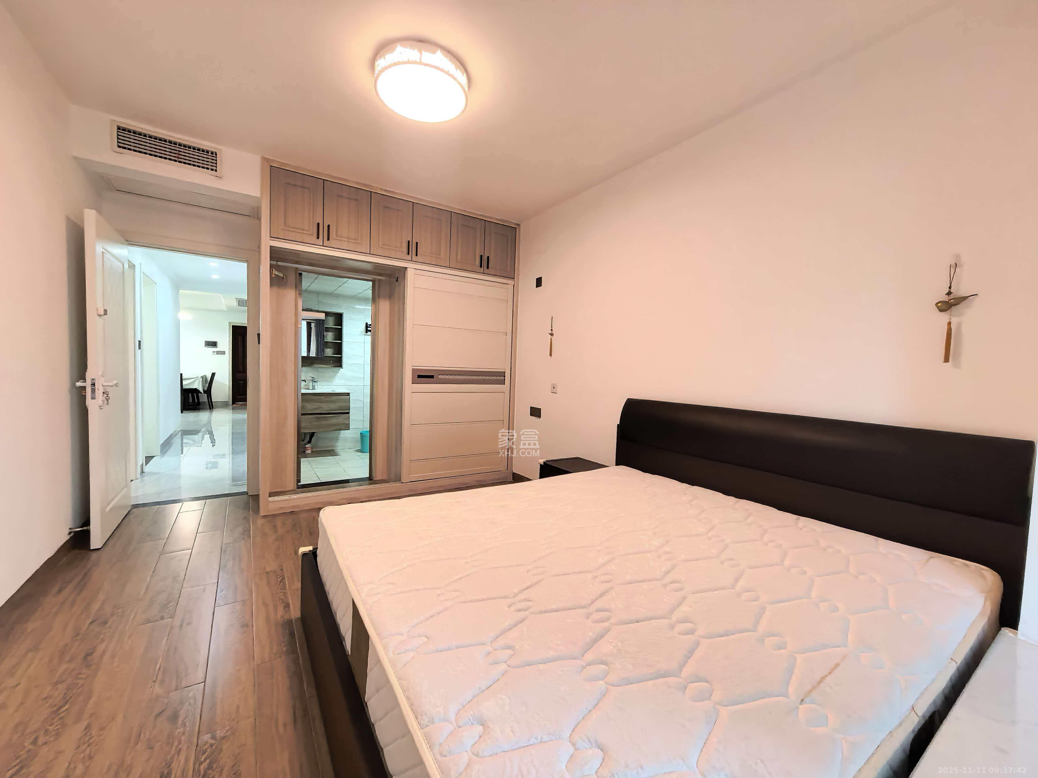 南山雍江汇（滨江国际新城）  3室2厅2卫    4000.0元/月室内图