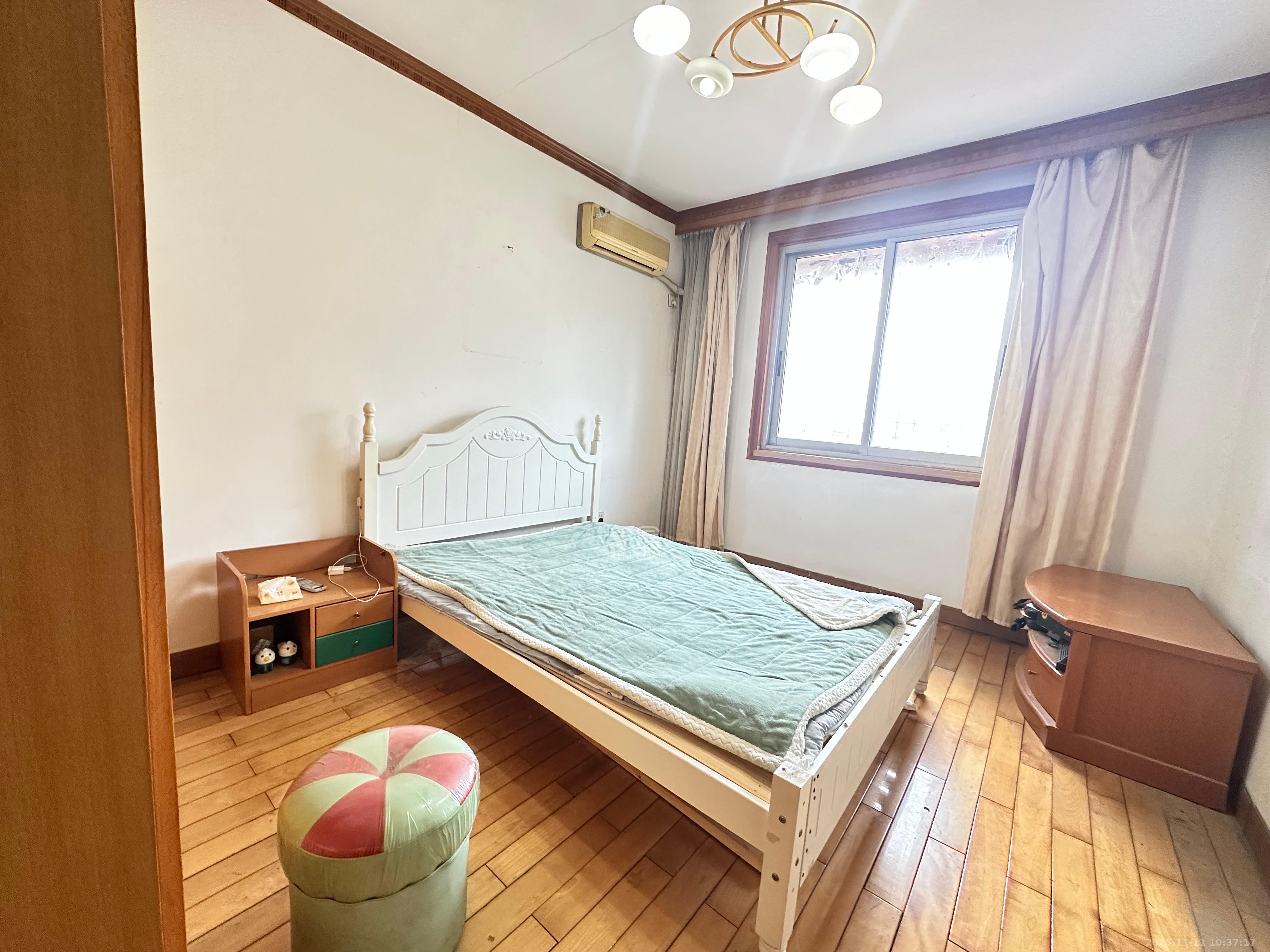 彭家井散盘 3室2厅1卫 1800.0元/月 彭家井散盘 3室2厅1卫 1800.0元/月室内图