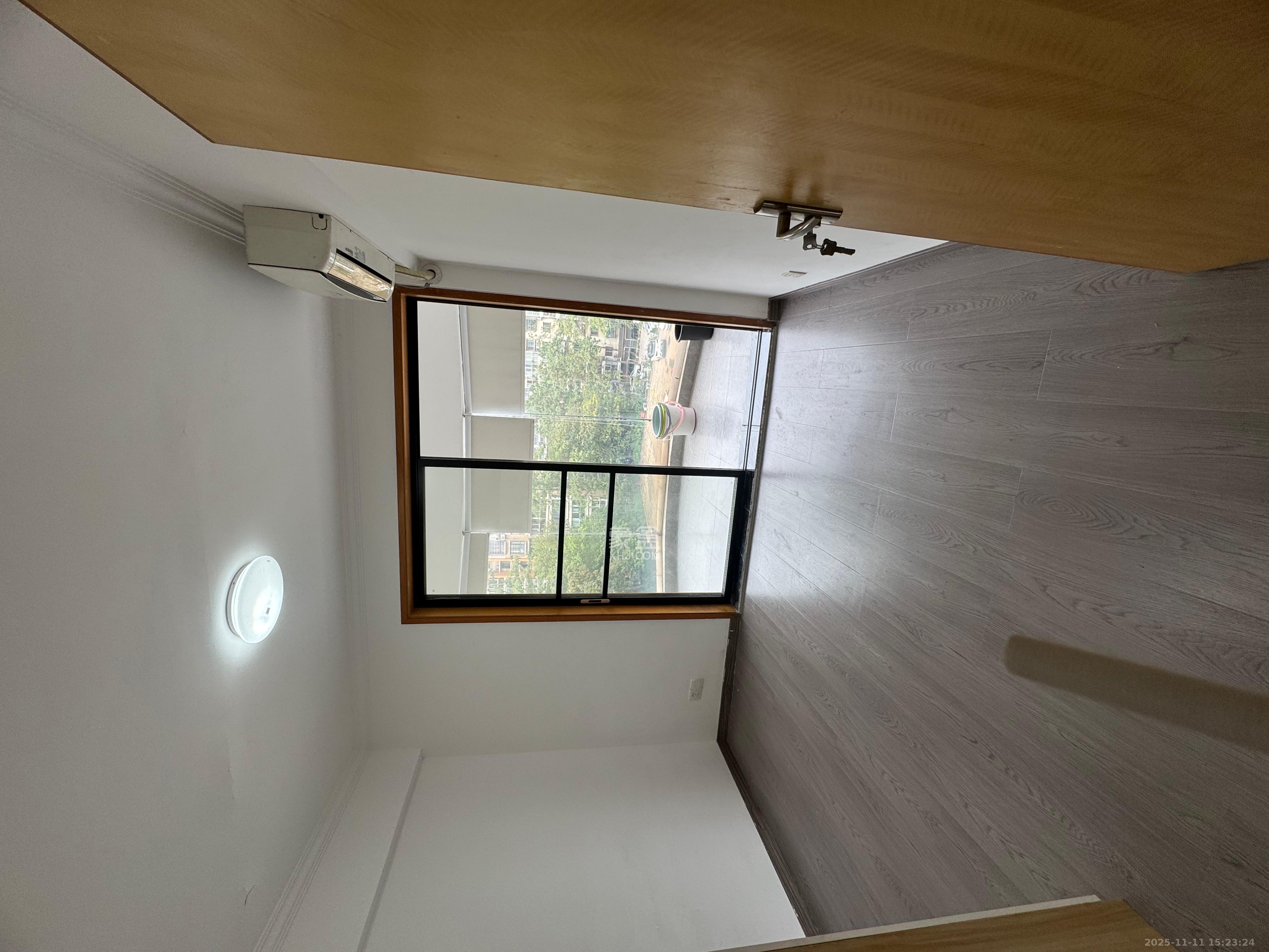 杨铭园  1室1厅1卫    2400.0元/月室内图