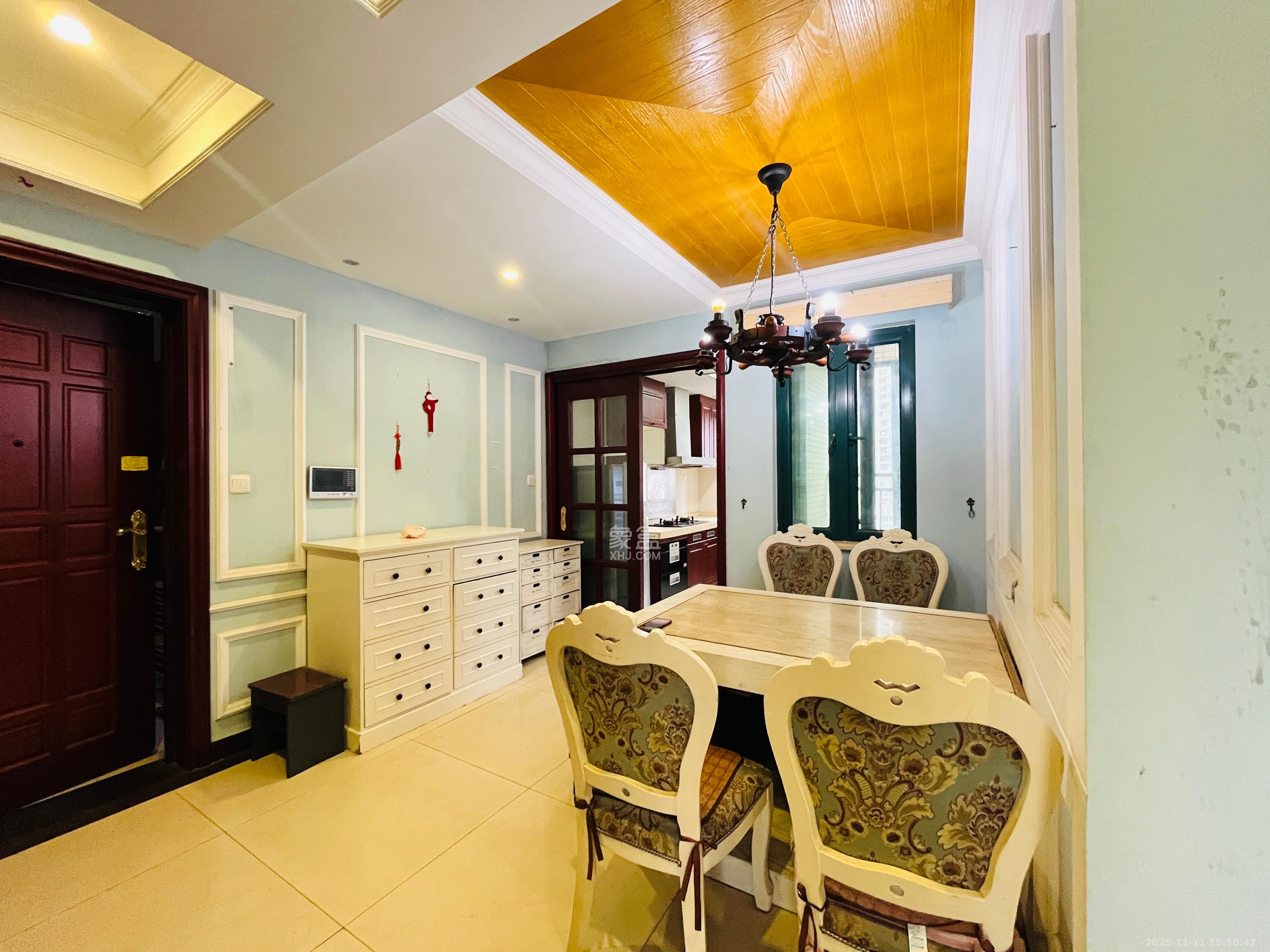 恒大御景湾  3室2厅2卫    3200.0元/月室内图