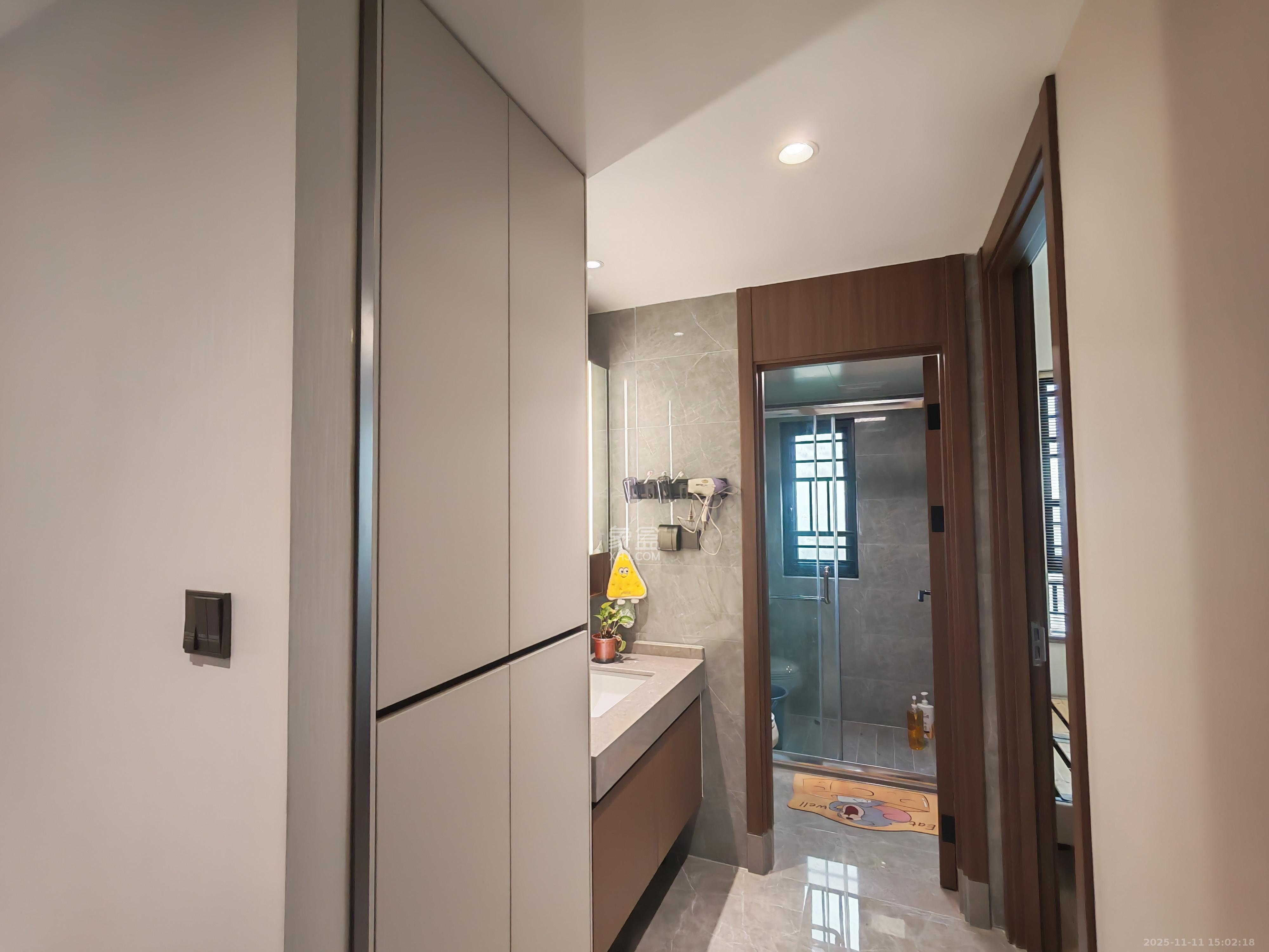 卓越洋湖晴翠  4室1厅1卫    4000.0元/月室内图