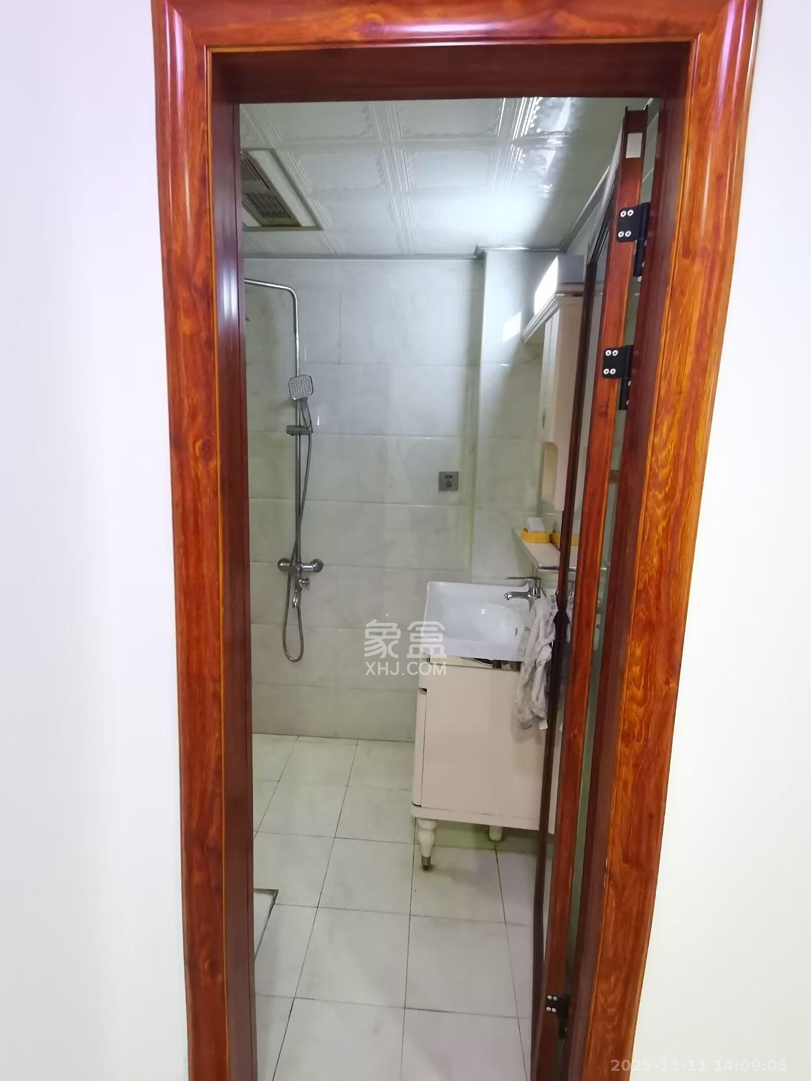 康桥长郡  3室2厅1卫    2000.0元/月室内图