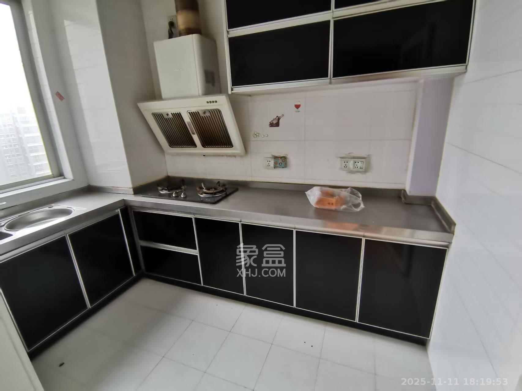 上河国际B座  2室2厅1卫    2400.0元/月室内图