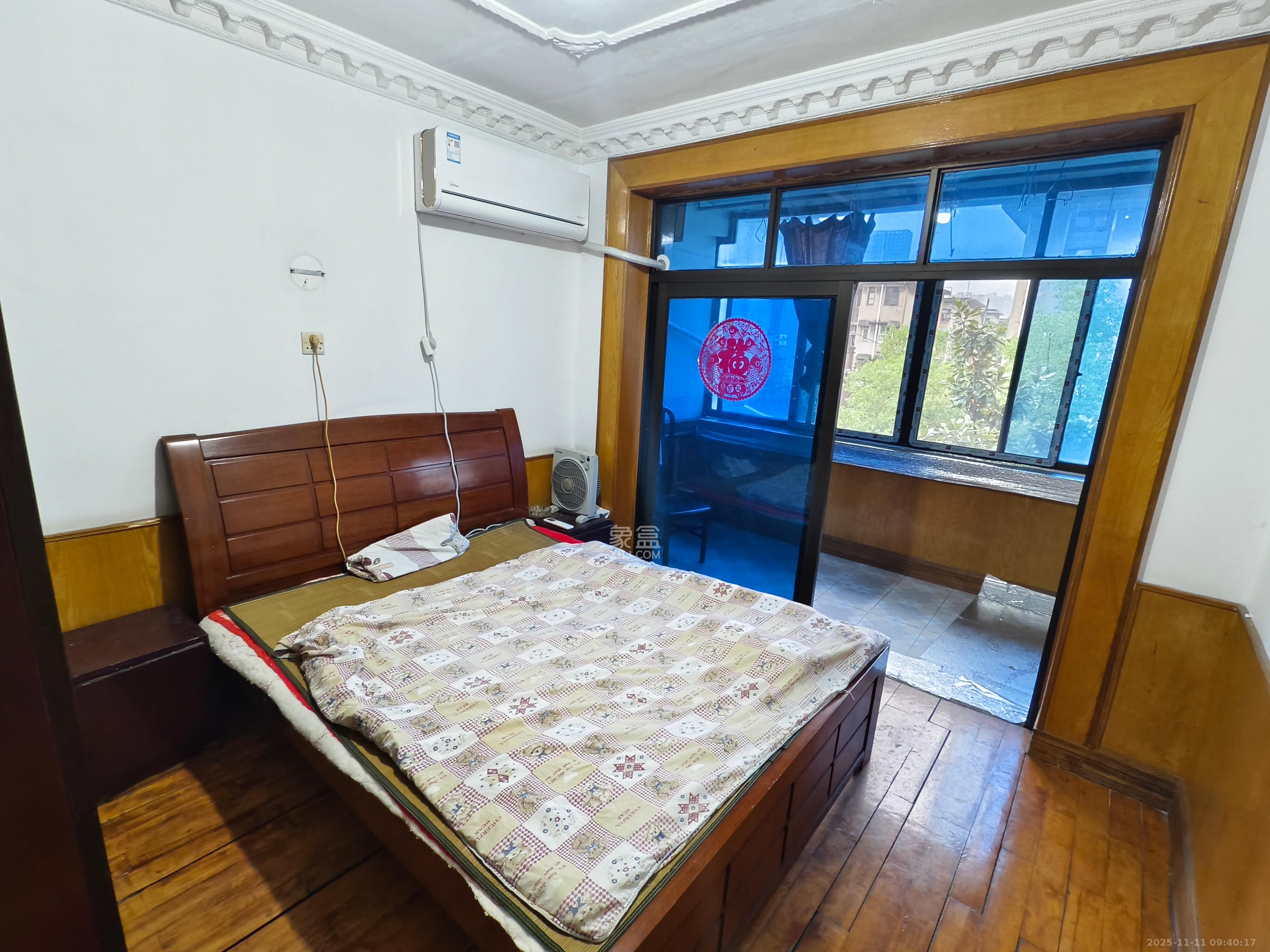 国庆新村  2室1厅1卫    1400.0元/月室内图