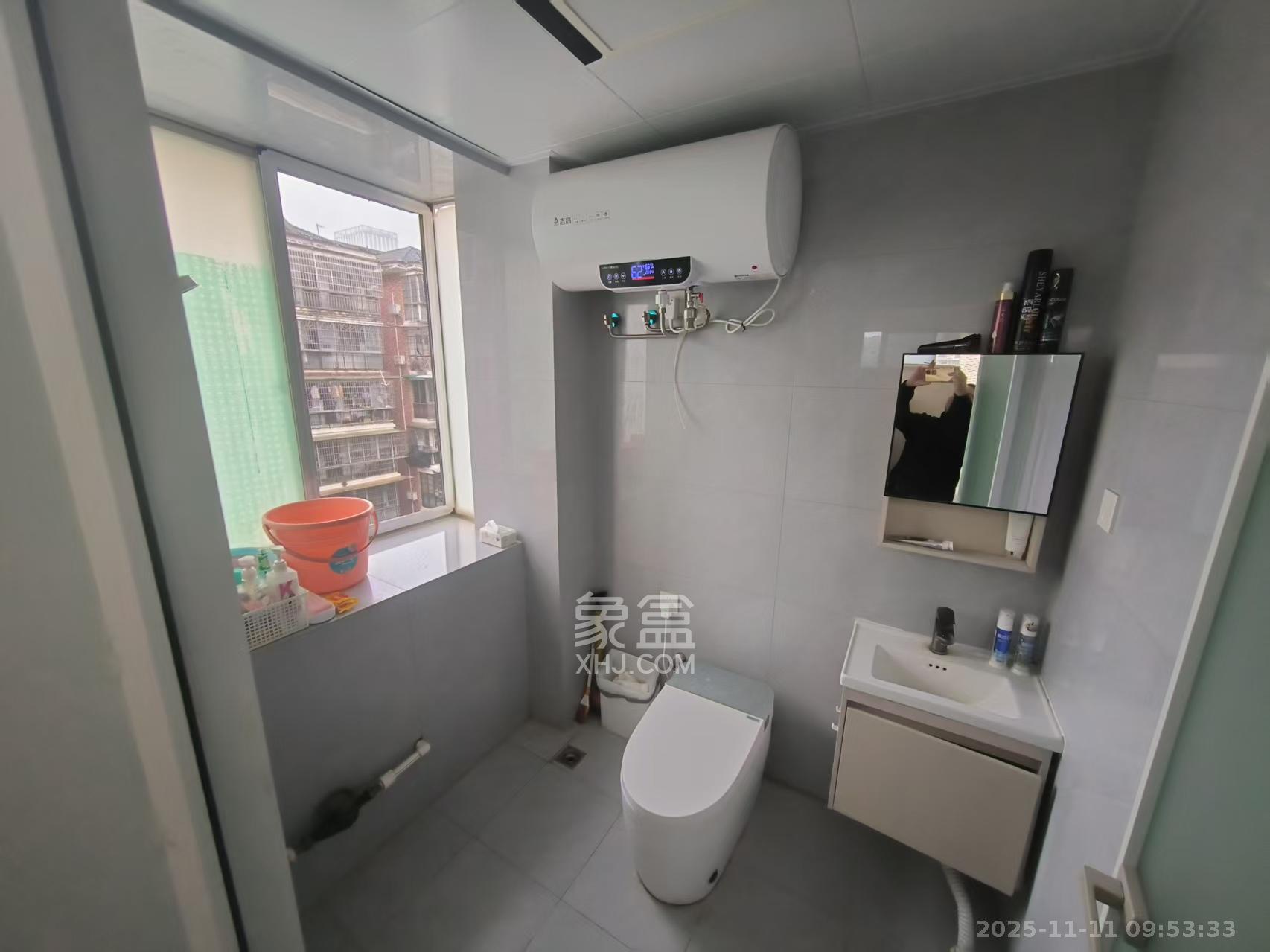 星沙商业步行街  4室2厅2卫    1700.0元/月室内图