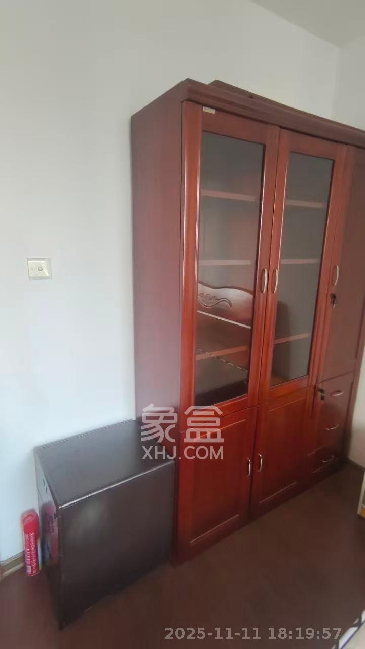 海利科院佳园  3室2厅1卫    2600.0元/月室内图