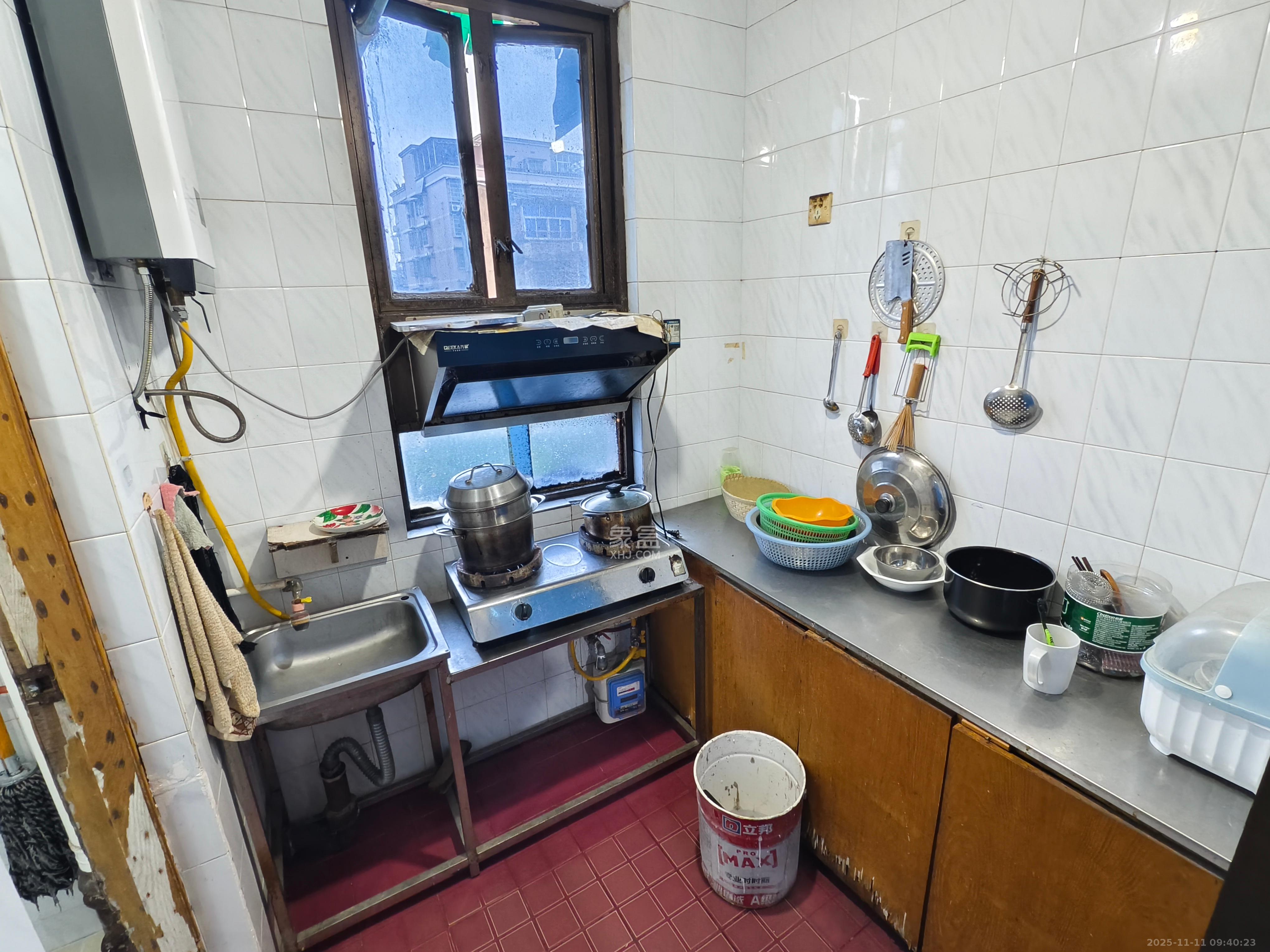 国庆新村  2室1厅1卫    1400.0元/月室内图