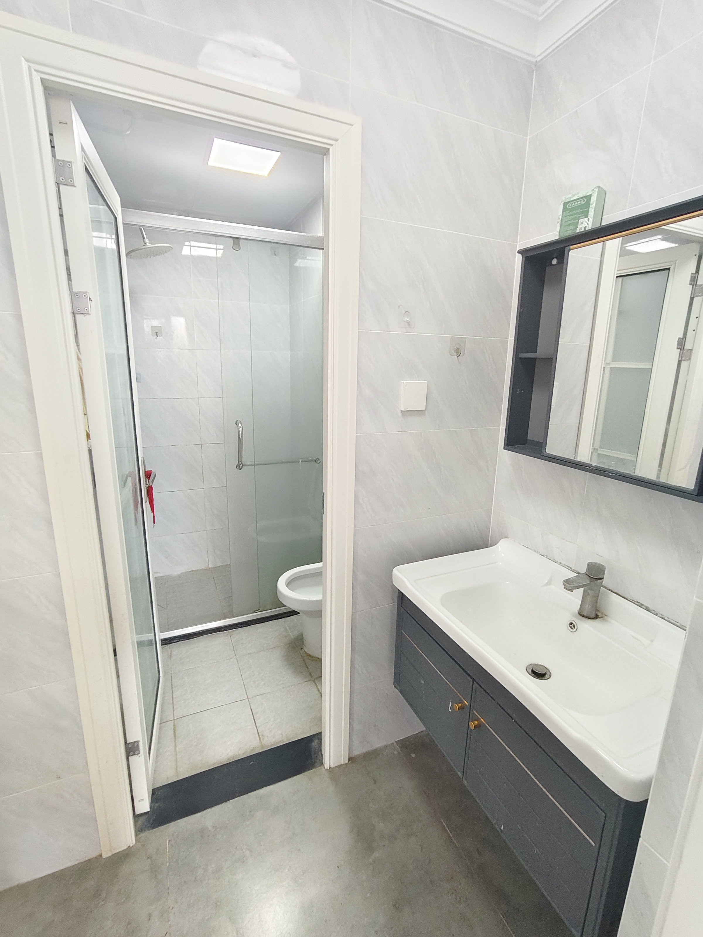 绿地海德公馆  3室2厅1卫    3280.0元/月室内图