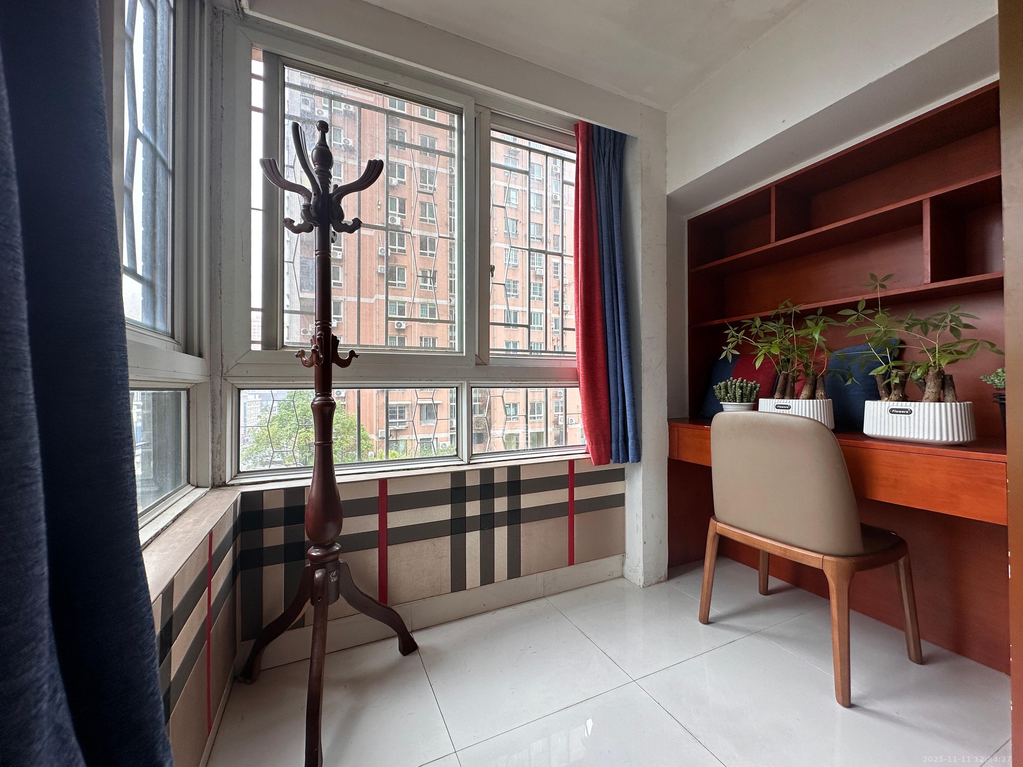 君临天厦  4室2厅2卫    8000.0元/月室内图