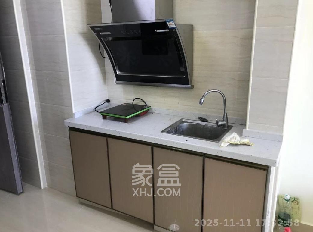 新世界广场  1室1厅1卫    1600.0元/月室内图