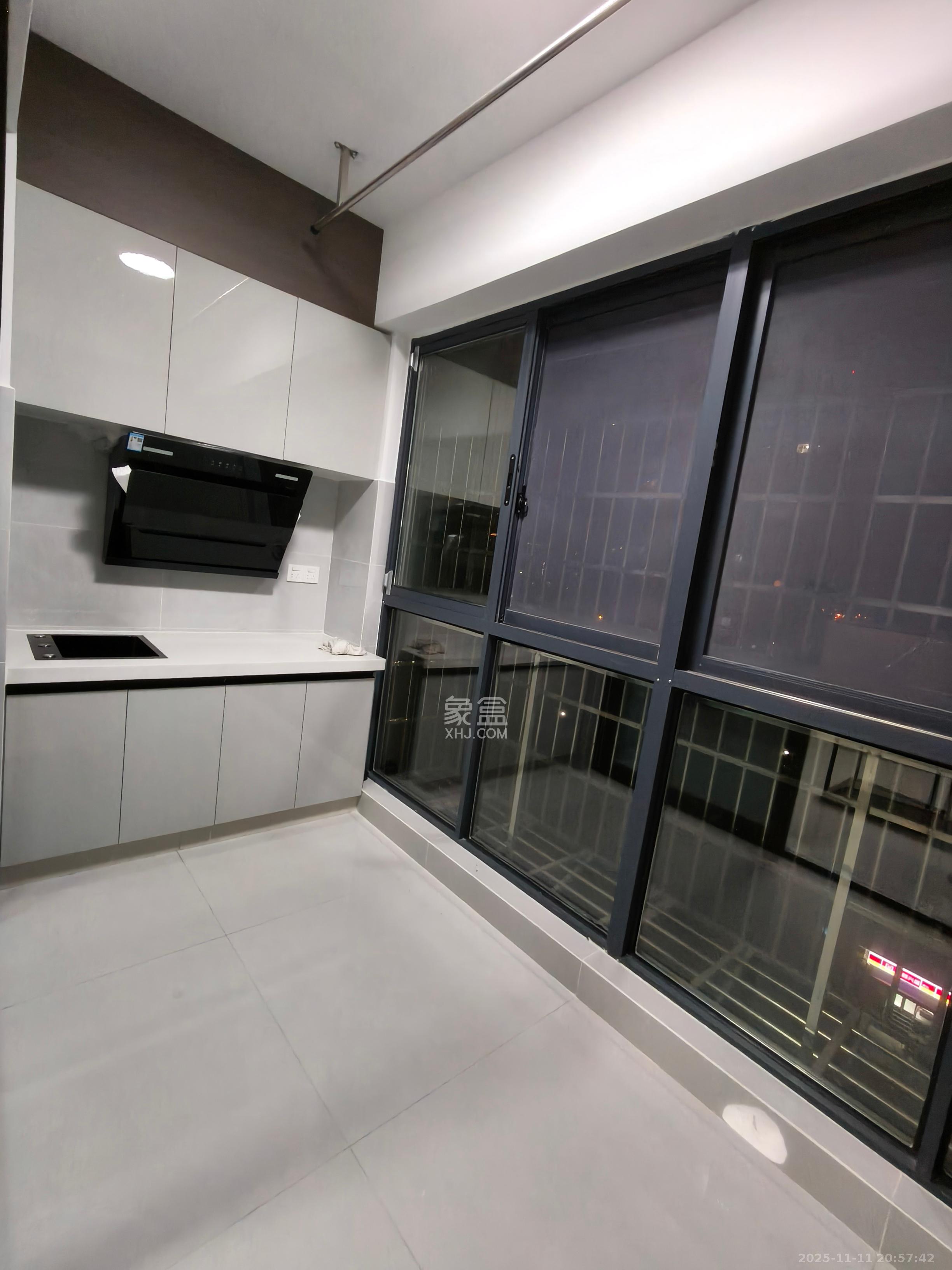 和景家园二期  1室1厅1卫    1300.0元/月室内图