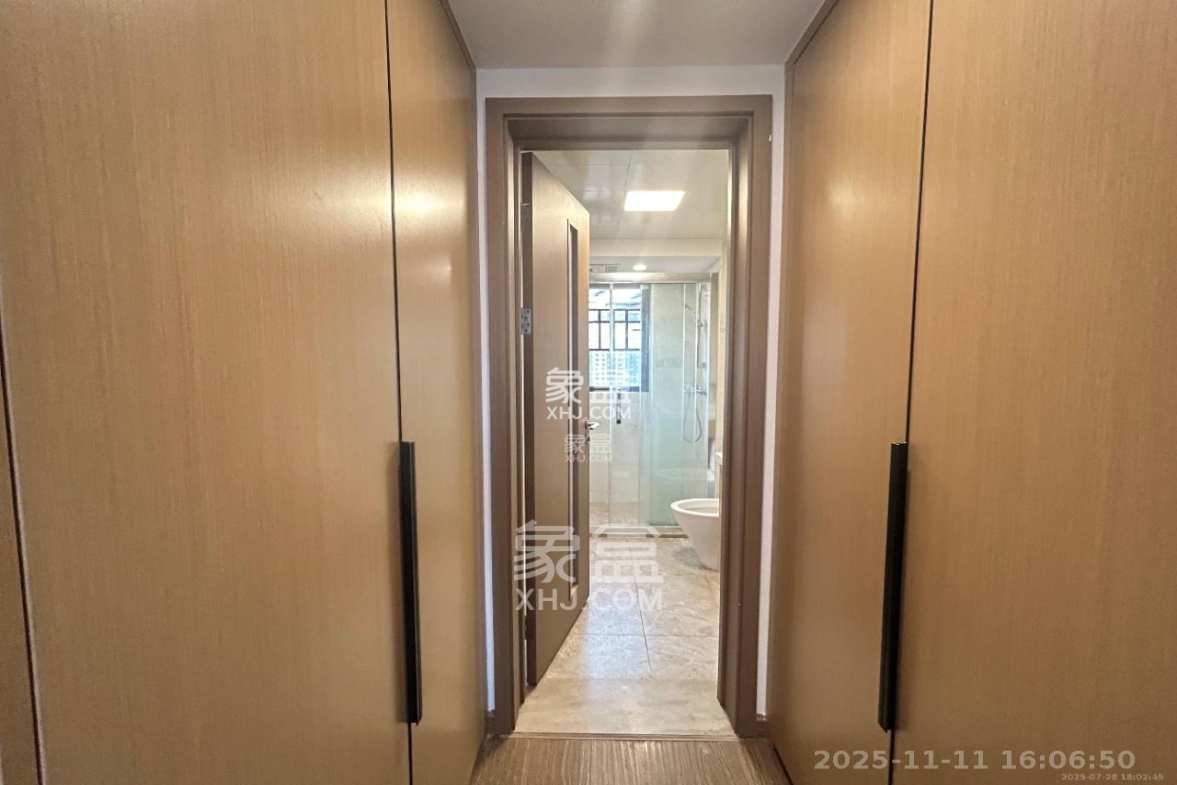 招商华发依云曦城 4室2厅2卫 2700.0元/月 招商华发依云曦城 4室2厅2卫 2700.0元/月室内图